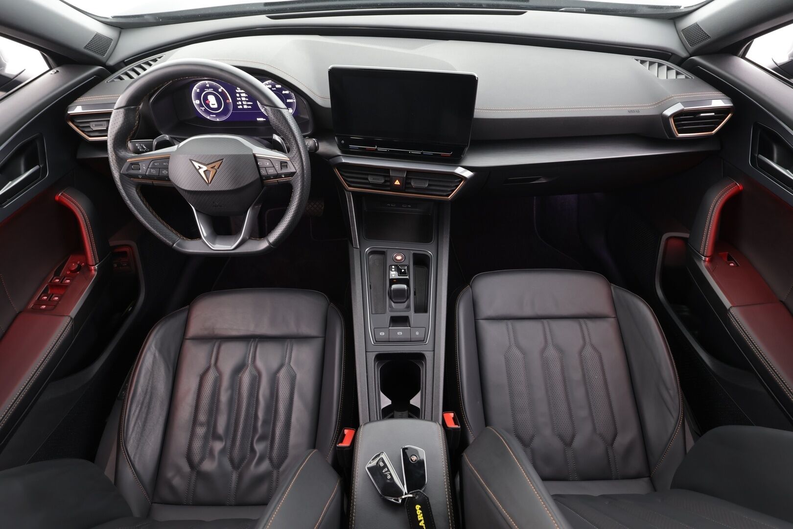 Cupra Formentor 2024 1.4 PHEV 150 kW e-HYBRID DSG * Koukku / ACC / Matrix-LED / Muistipenkki / P.Kamera / Navi / Kaistavahti / Keyless * - 1-om Suomi-auto / 2x Latauskaapelit / Kahdet renkaat / Merkkihuollot - HULLUT BLACKWEEK JATKOT - KORKOTARJOUS 2,49%