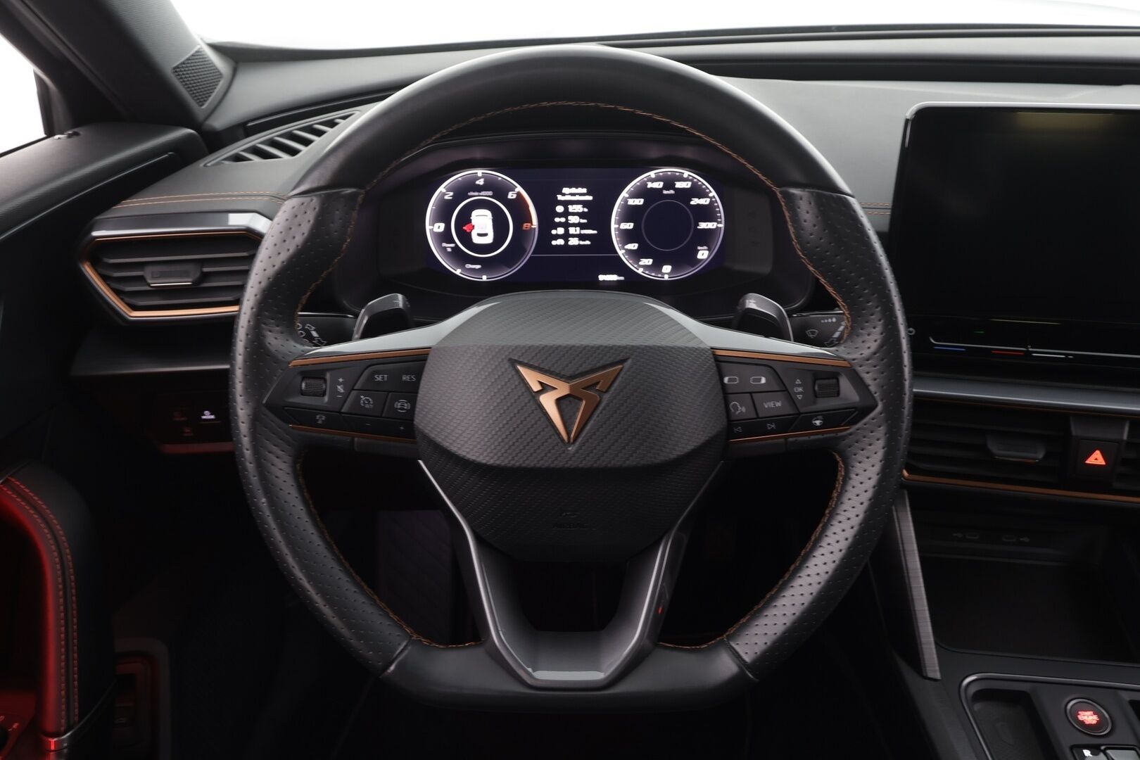 Cupra Formentor 2024 1.4 PHEV 150 kW e-HYBRID DSG * Koukku / ACC / Matrix-LED / Muistipenkki / P.Kamera / Navi / Kaistavahti / Keyless * - 1-om Suomi-auto / 2x Latauskaapelit / Kahdet renkaat / Merkkihuollot - HULLUT BLACKWEEK JATKOT - KORKOTARJOUS 2,49%