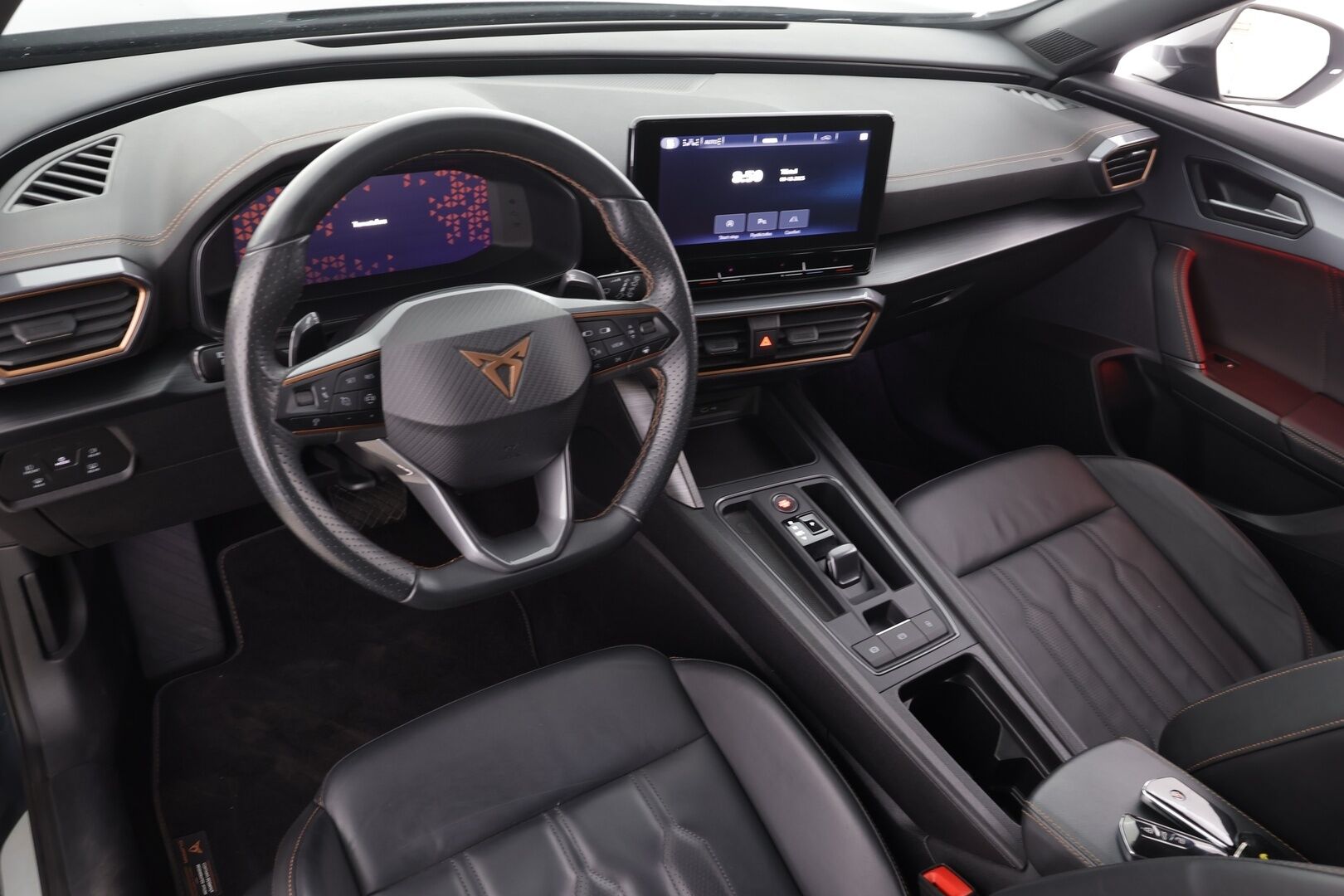 Cupra Formentor 2024 1.4 PHEV 150 kW e-HYBRID DSG * Koukku / ACC / Matrix-LED / Muistipenkki / P.Kamera / Navi / Kaistavahti / Keyless * - 1-om Suomi-auto / 2x Latauskaapelit / Kahdet renkaat / Merkkihuollot - HULLUT BLACKWEEK JATKOT - KORKOTARJOUS 2,49%