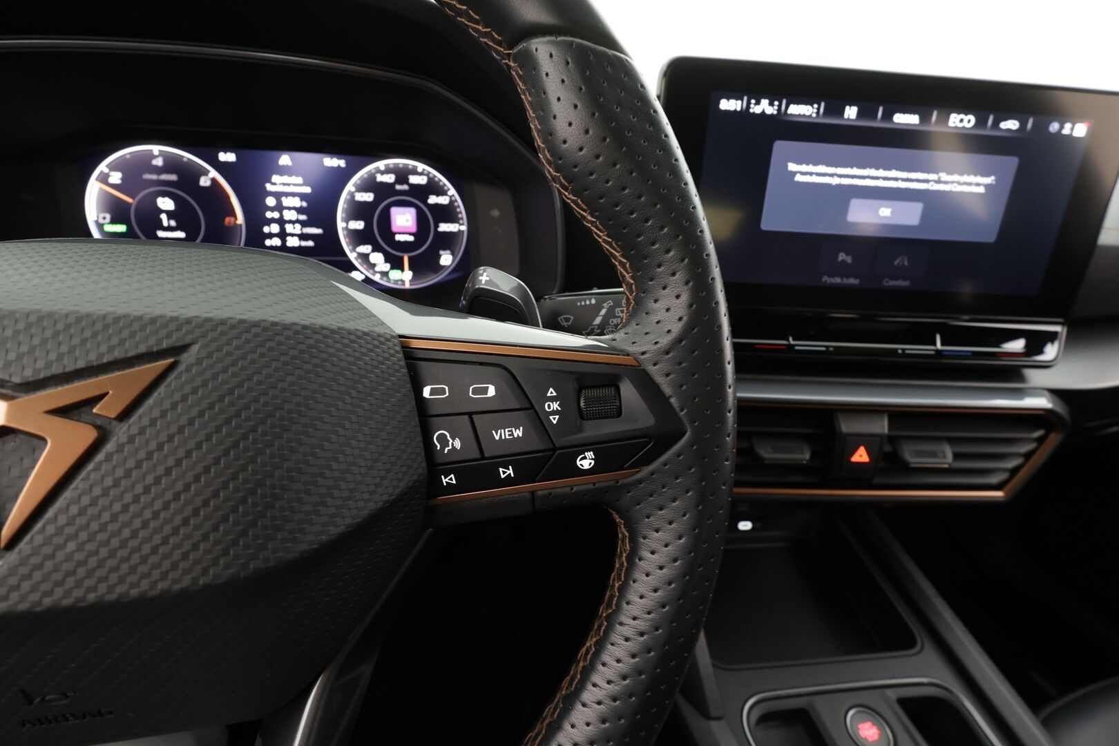 Cupra Formentor 2024 1.4 PHEV 150 kW e-HYBRID DSG * Koukku / ACC / Matrix-LED / Muistipenkki / P.Kamera / Navi / Kaistavahti / Keyless * - 1-om Suomi-auto / Akku kuntotarkastettu / 2x Latauskaapelit / Kahdet renkaat / Merkkihuollot