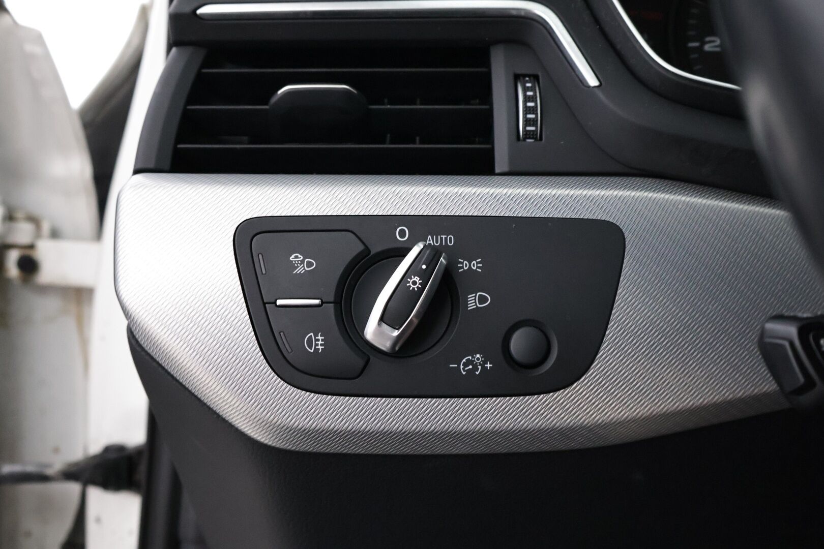 Audi A4 2018 Avant Business 40 TFSI 140 kW MHEV S tronic - Suomiauto | Webasto | ACC | Peruutuskamera | BLIS | Navi | Adapt.LED | Huippuvarusteet!