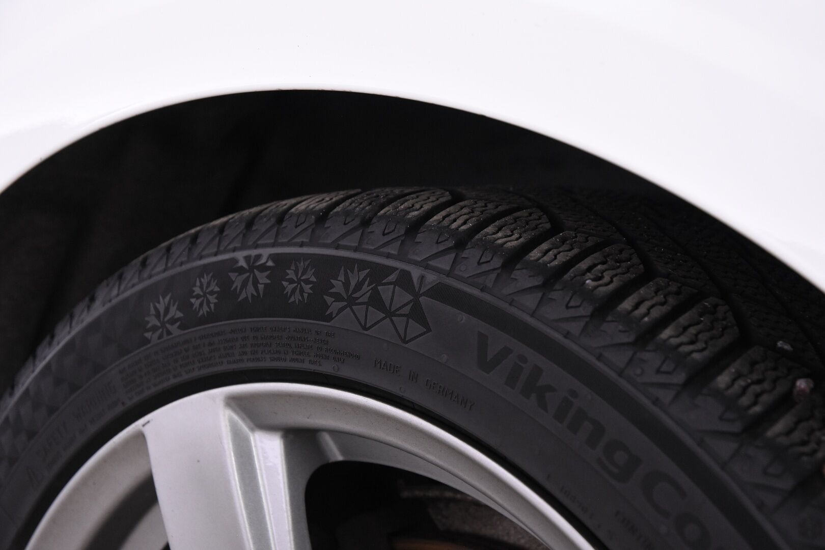 Volvo V60 2020 T6 TwE AWD Momentum aut *Vetokoukku / ACC / Webasto / Pilot assist*