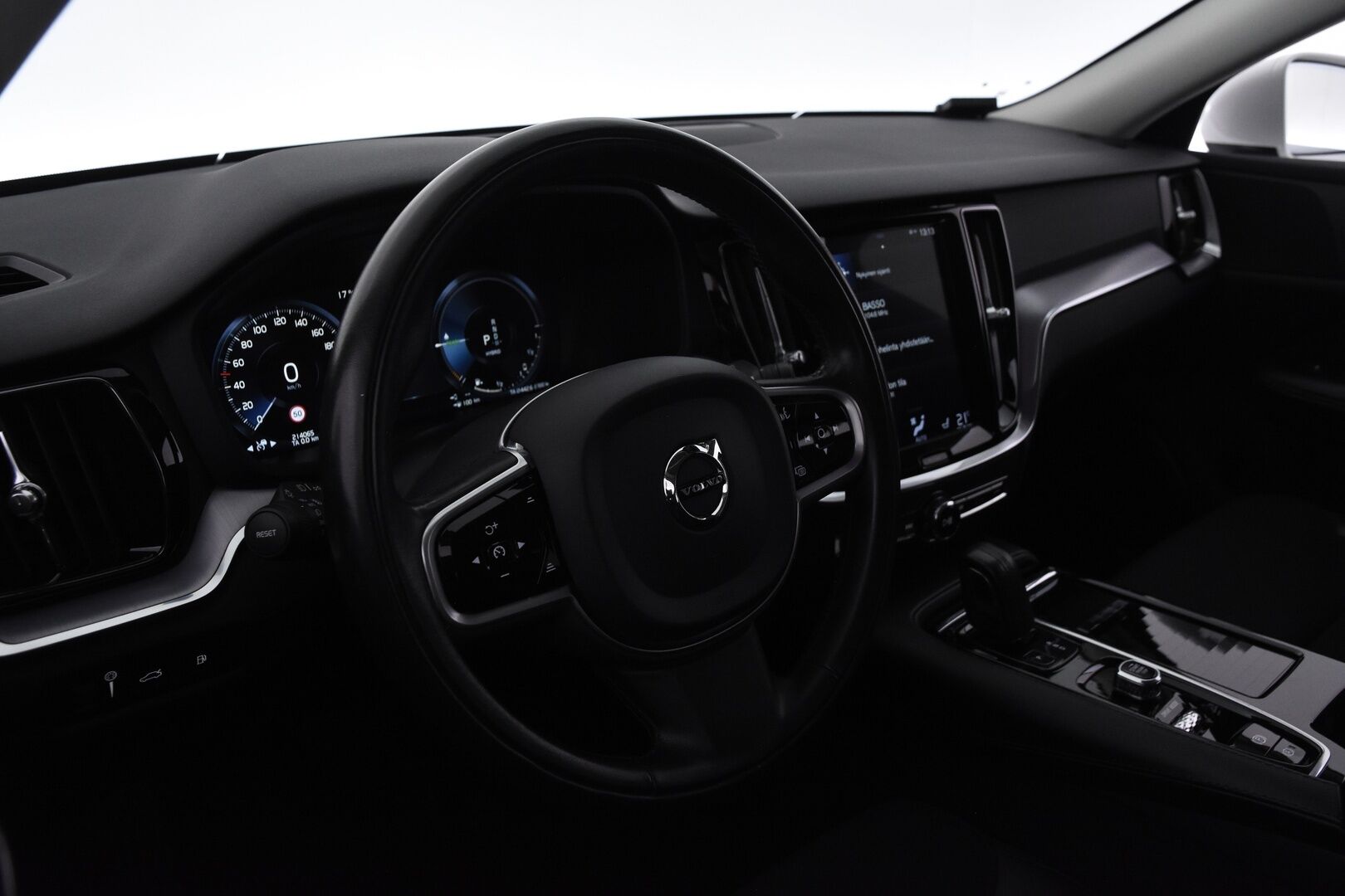 Volvo V60 2020 T6 TwE AWD Momentum aut *Vetokoukku / ACC / Webasto / Pilot assist*