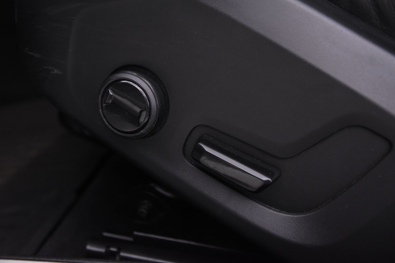 Volvo V60 2020 T6 TwE AWD Momentum aut *Vetokoukku / ACC / Webasto / Pilot assist*