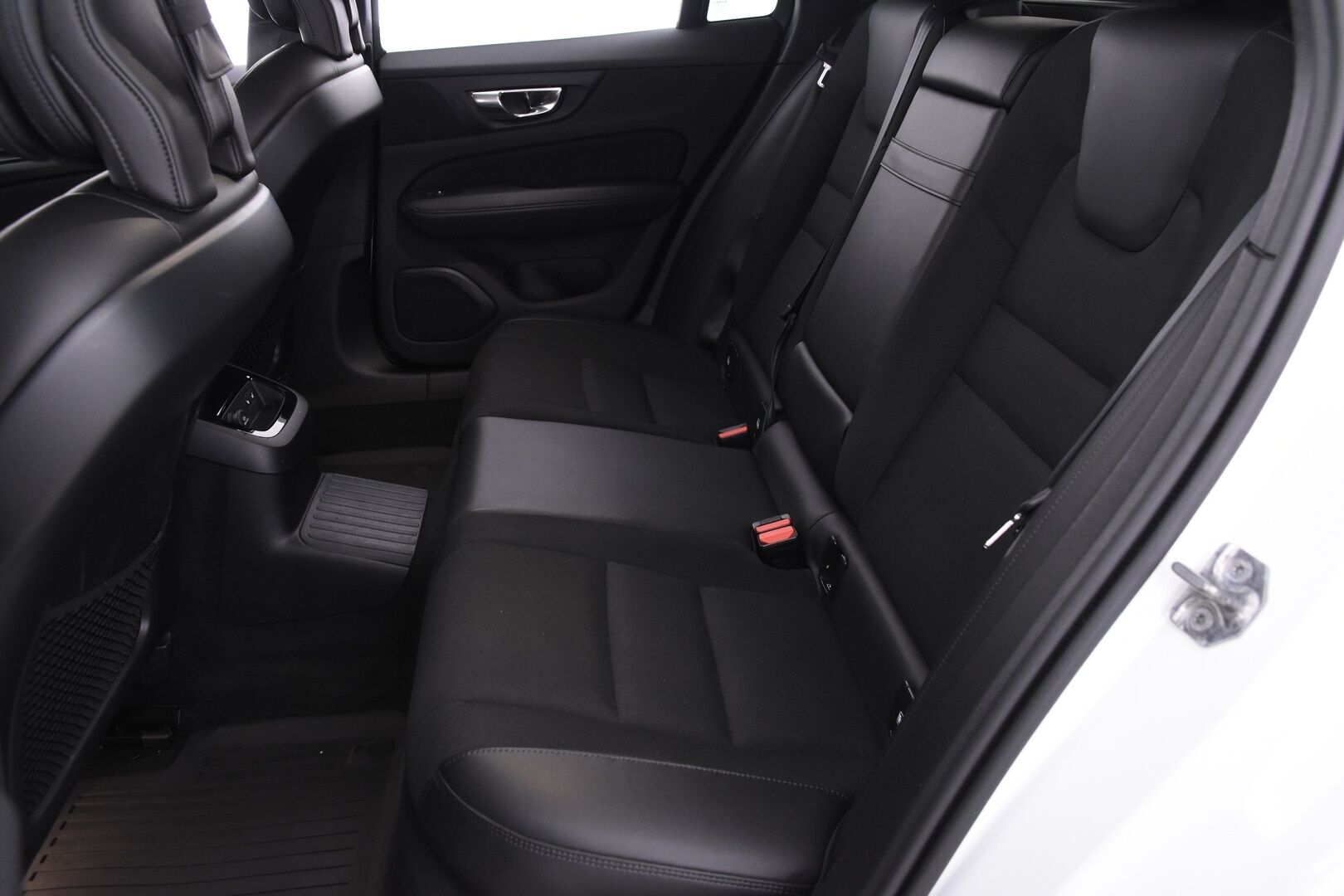 Volvo V60 2020 T6 TwE AWD Momentum aut *Vetokoukku / ACC / Webasto / Pilot assist*