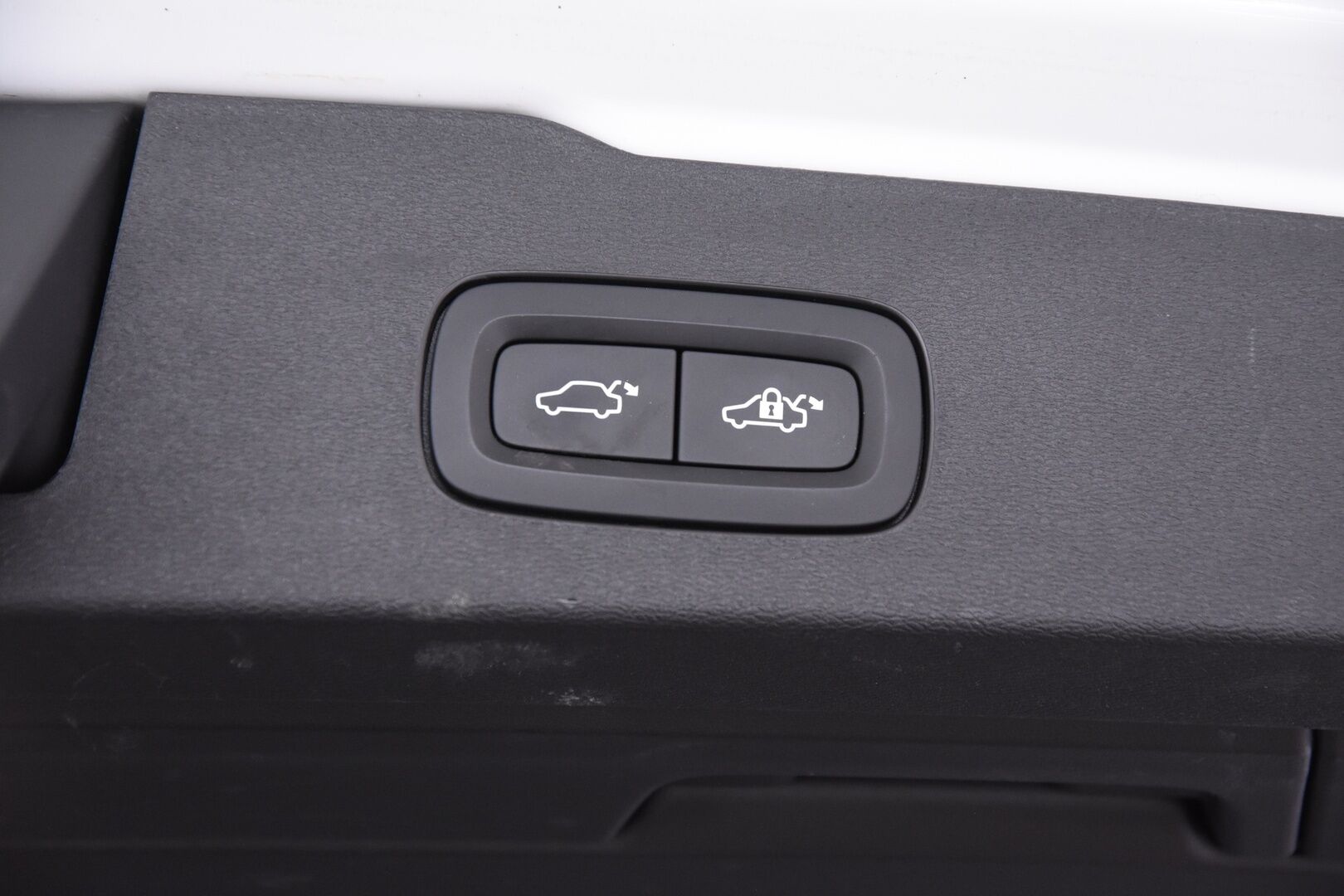 Volvo V60 2020 T6 TwE AWD Momentum aut *Vetokoukku / ACC / Webasto / Pilot assist*