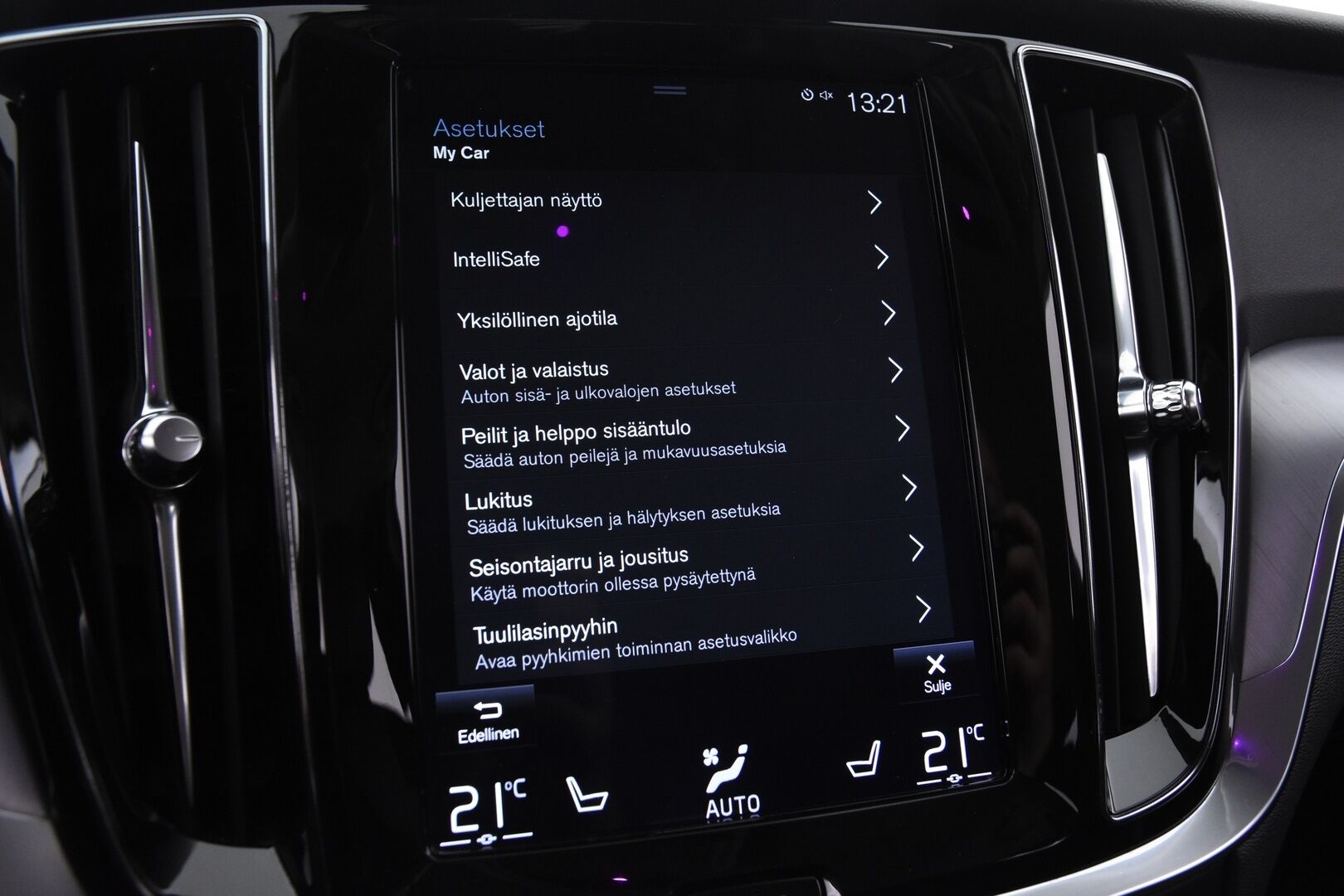 Volvo V60 2020 T6 TwE AWD Momentum aut *Vetokoukku / ACC / Webasto / Pilot assist*