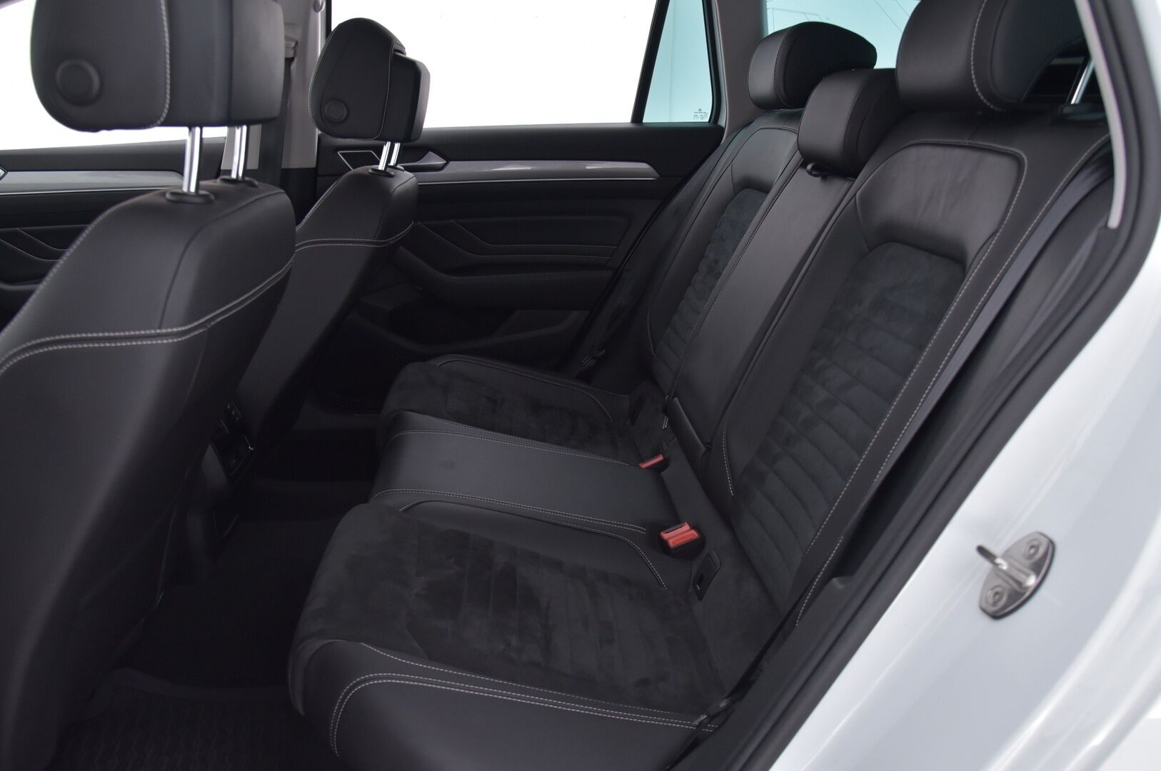 VOLKSWAGEN PASSAT 2020 Variant GTE Plug-In Hybrid 160 kW DSG-aut * ALV / Adapt. vakkari / Webasto / IQ Light / Apple&Android / Koukku * - KORKO VAIN 3,99 %