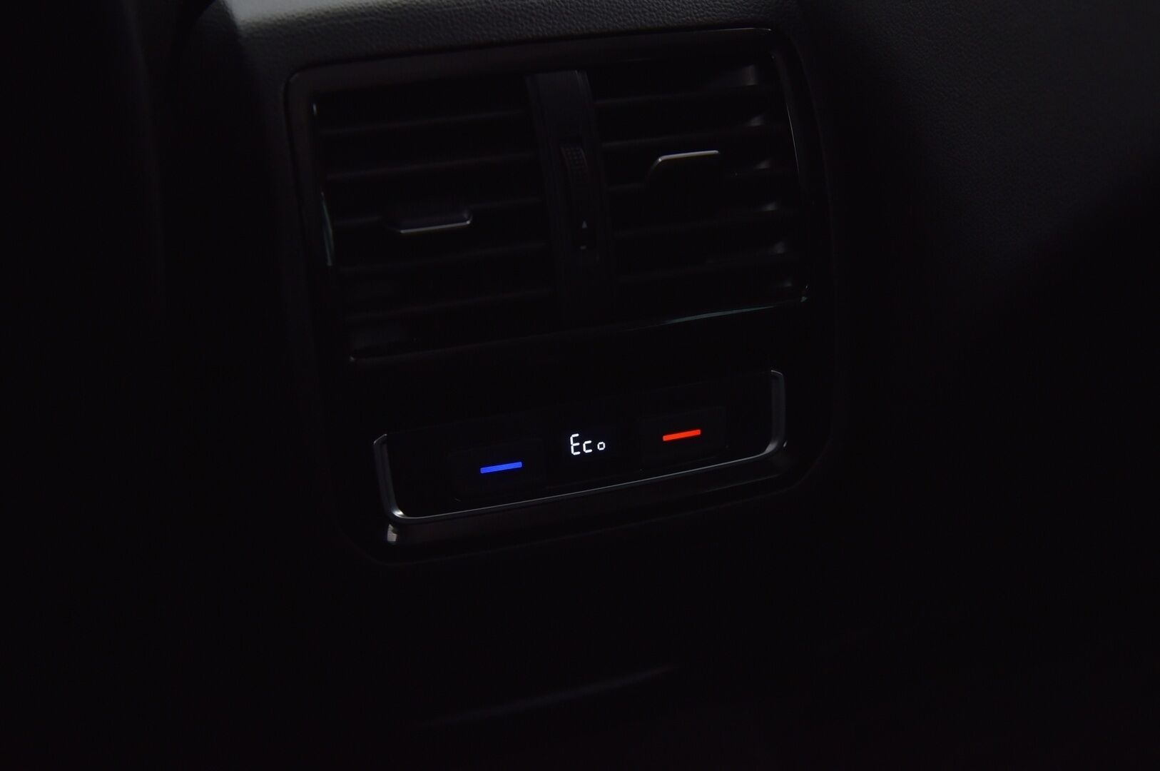VOLKSWAGEN PASSAT 2020 Variant GTE Plug-In Hybrid 160 kW DSG-aut * ALV / Adapt. vakkari / Webasto / IQ Light / Apple&Android / Koukku * - KORKO VAIN 3,99 %