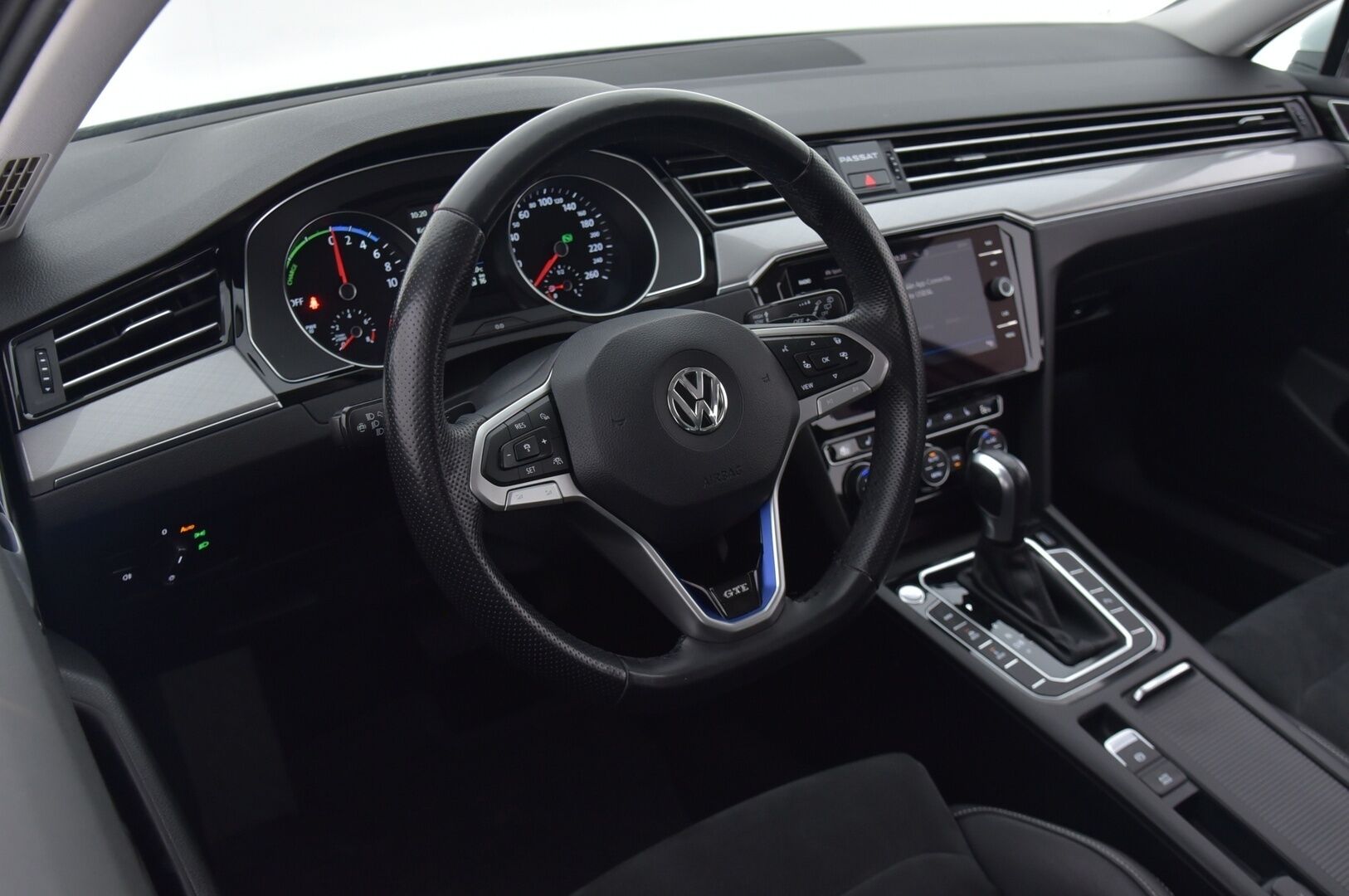 VOLKSWAGEN PASSAT 2020 Variant GTE Plug-In Hybrid 160 kW DSG-aut * ALV / Adapt. vakkari / Webasto / IQ Light / Apple&Android / Koukku * - KORKO VAIN 3,99 %