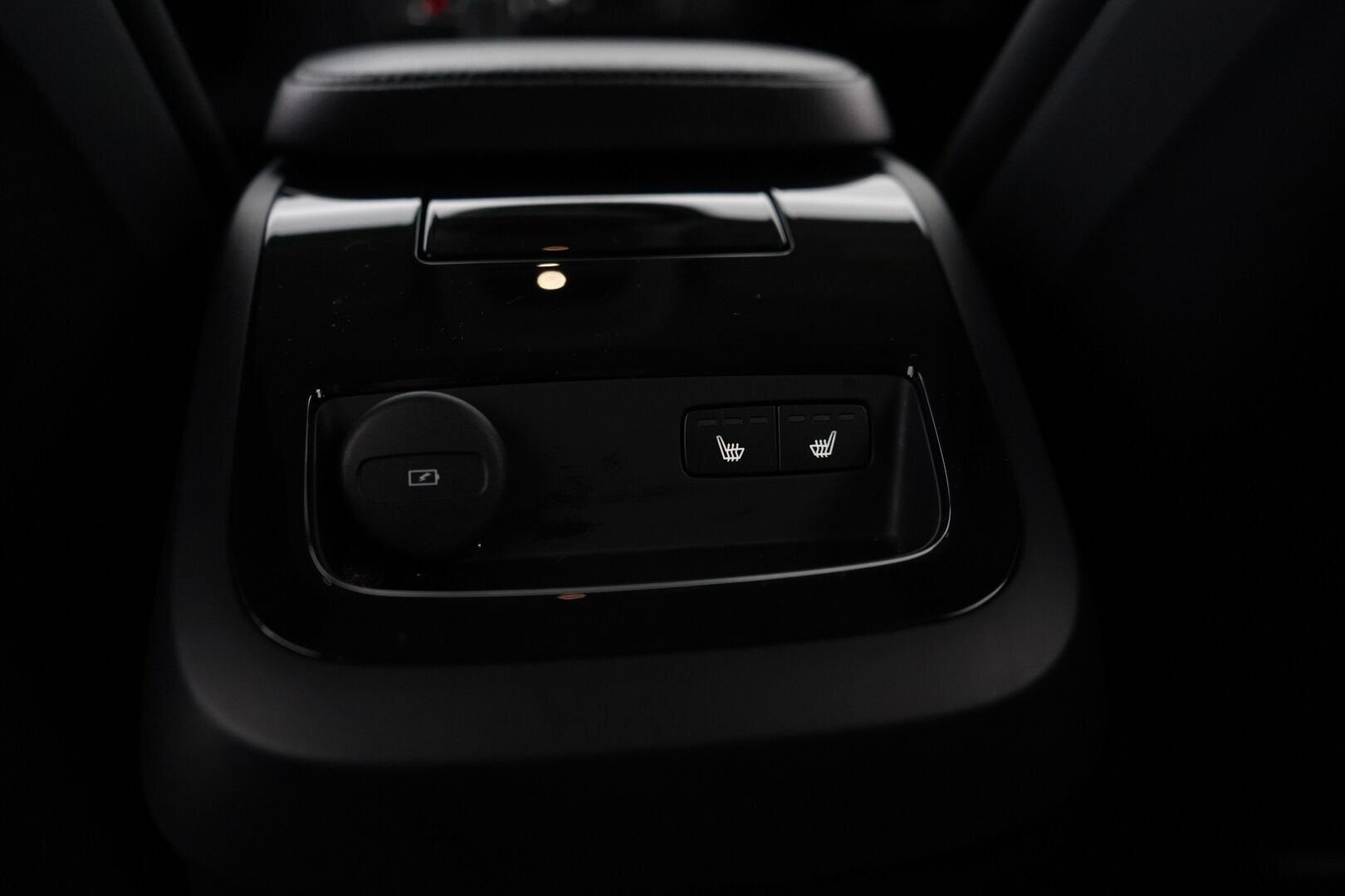 Volvo V60 2021 T6 Recharge AWD Momentum Advanced *ACC / BLIS / Webasto / VOC / Kamera / Pilot Assist / Navi * - KATSO KAMPANJAHINTA! / Kahdet Volvon vanteet / SoH 91% / Juuri katsastettu / Juuri huollettu sekä jakohihna vaihdettu! - Osta nyt, maksa vasta ensi vuonna