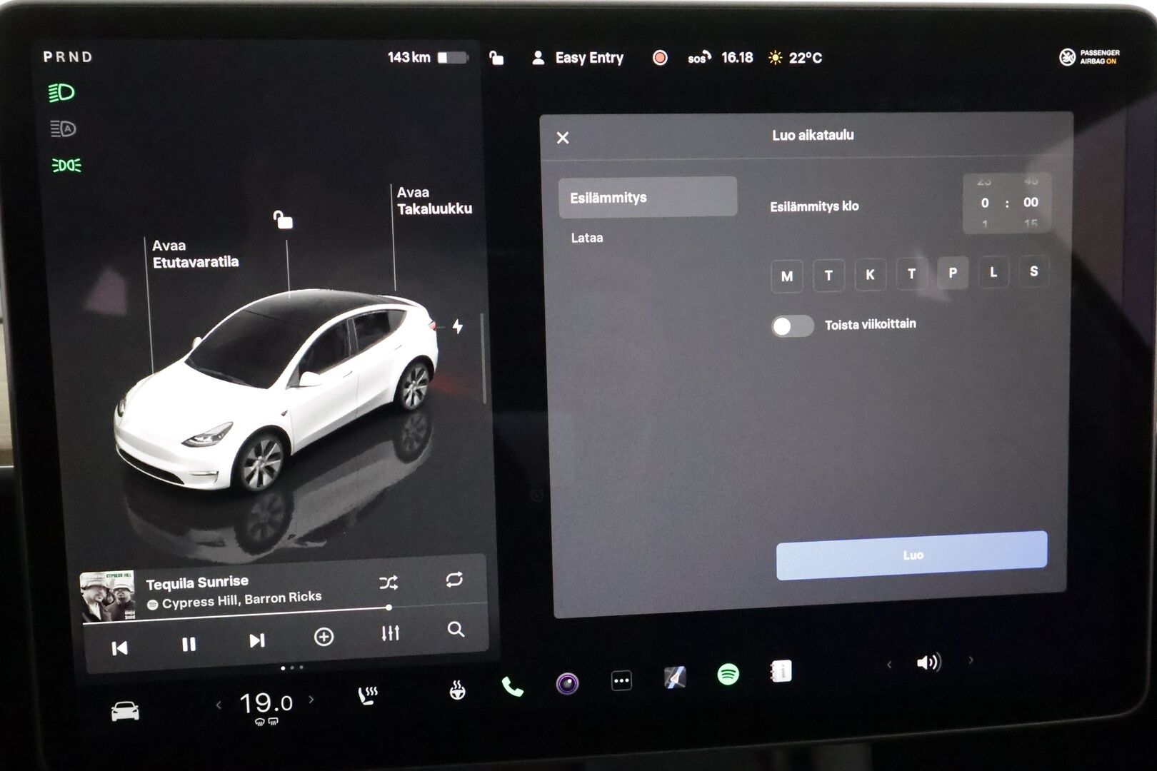 Tesla Model Y 2023 RWD - 3,99 % KORKOTARJOUS TÄHÄN AUTOON - 1Om Suomiauto / Lämpöpumppu / Vetokoukku / Matrix LED / Nahkasisusta / Premium Audio!
