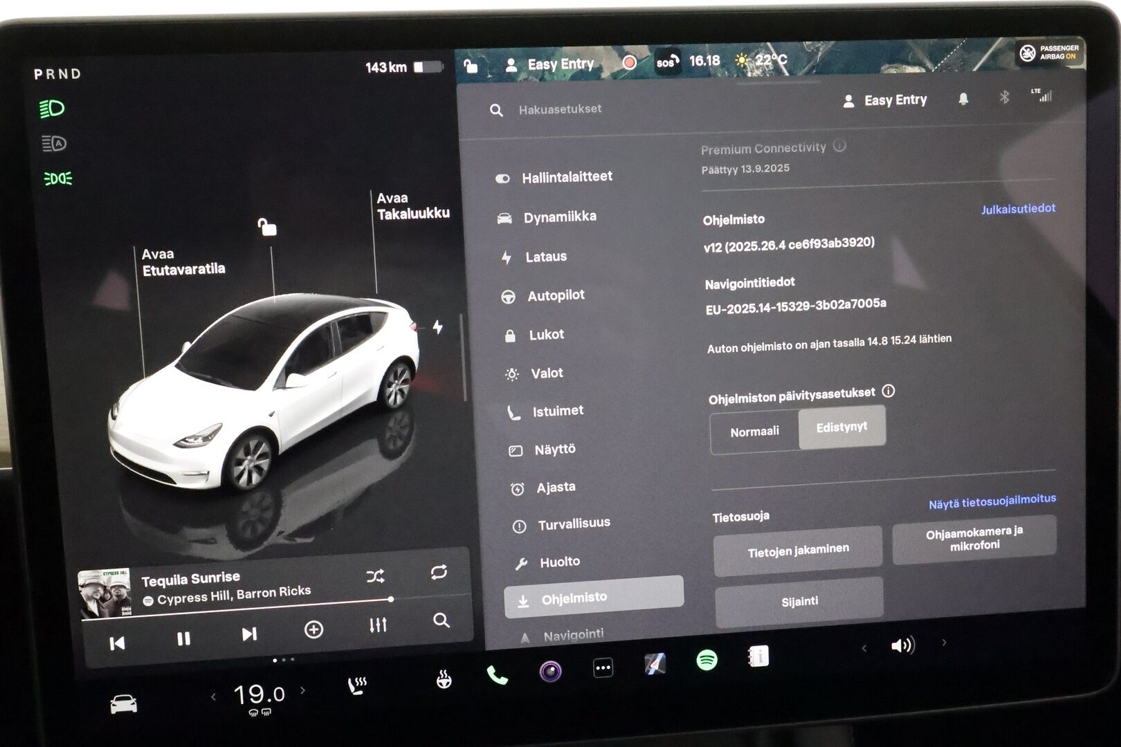 Tesla Model Y 2023 RWD - 3,99 % KORKOTARJOUS TÄHÄN AUTOON - 1Om Suomiauto / Lämpöpumppu / Vetokoukku / Matrix LED / Nahkasisusta / Premium Audio!