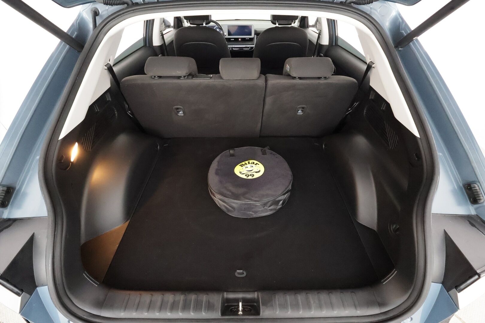 Hyundai IONIQ 5 2023 77 kWh 229 hv Style - | ACC | ILP | Koukku | BOSE | Sähköpenkki | Sähk. takaluukku | P.kamera | HDA | BSM | Lämm. ratti | 1-om suomiauto | 2x renkaat aluin | ALV | 
