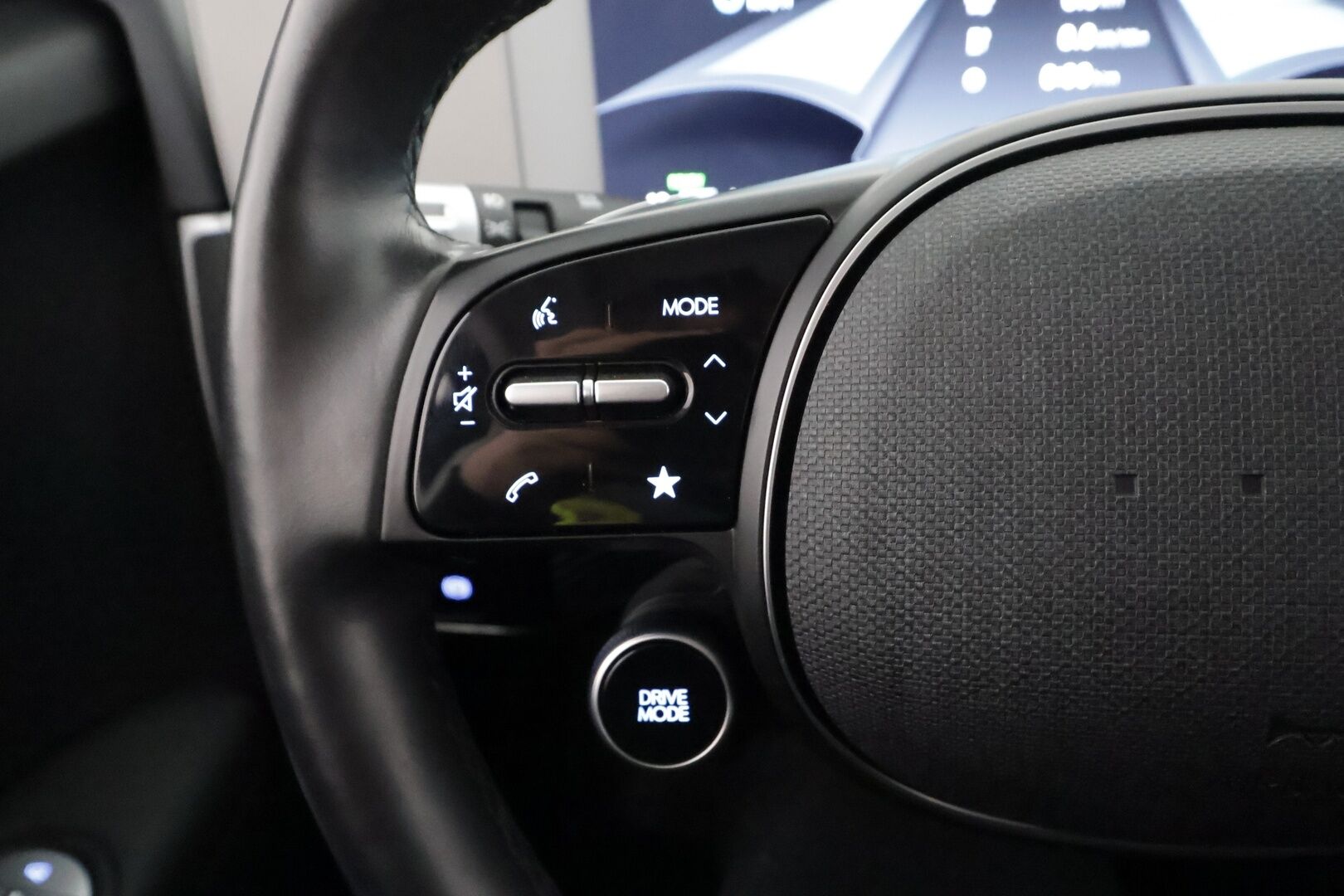 Hyundai IONIQ 5 2023 77 kWh 229 hv Style - | ACC | ILP | Koukku | BOSE | Sähköpenkki | Sähk. takaluukku | P.kamera | HDA | BSM | Lämm. ratti | 1-om suomiauto | 2x renkaat aluin | ALV | 