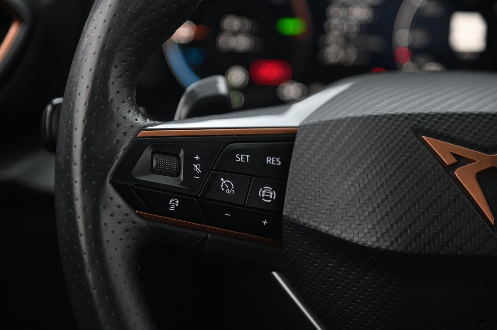 Cupra Formentor 2021 1.4 PHEV 150 kW e-HYBRID DSG *Panorama / ACC / Led-ajovalot / Digimittaristo* - *Leimaa 20.05.2027 / Juuri saapunut*