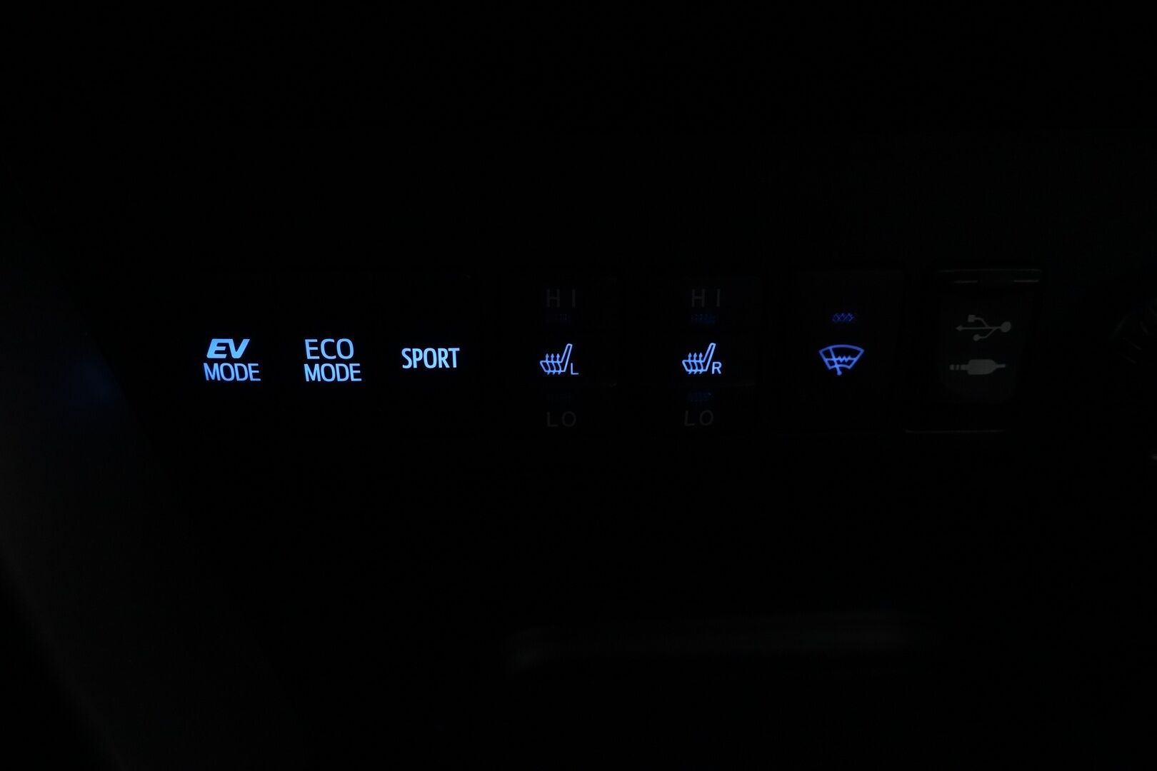 Toyota RAV4 2016 2,5 Hybrid AWD Premium Business - | Adapt. Cruise | KeylessGO | P.Kamera | JBL | Sähköpenkit | Musta Sisäkatto |