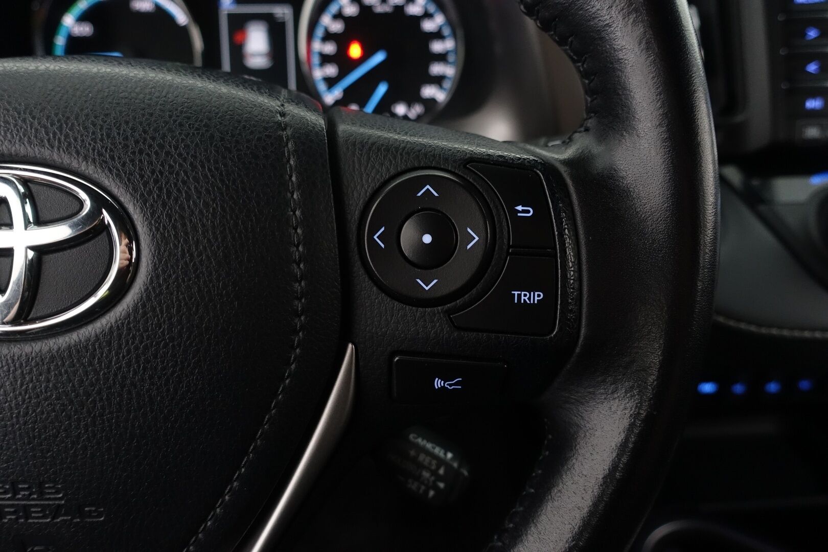 Toyota RAV4 2016 2,5 Hybrid AWD Premium Business - | Adapt. Cruise | KeylessGO | P.Kamera | JBL | Sähköpenkit | Musta Sisäkatto |