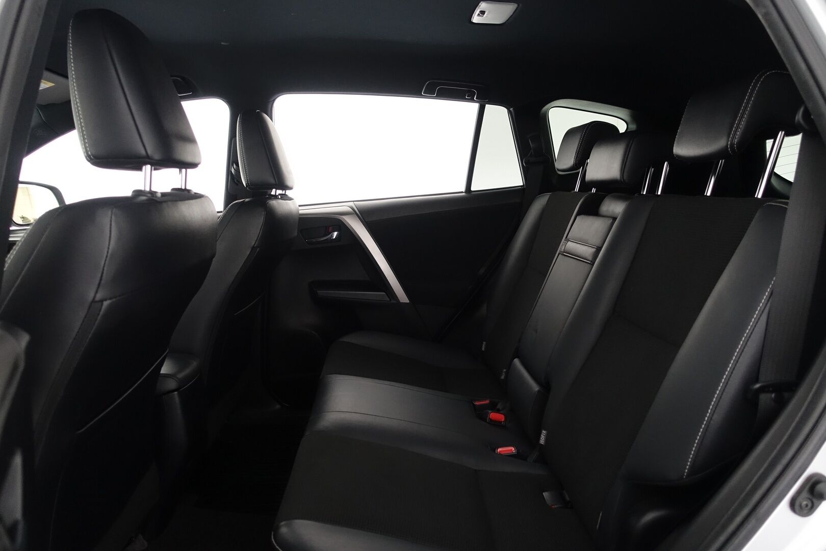 Toyota RAV4 2016 2,5 Hybrid AWD Premium Business - | Adapt. Cruise | KeylessGO | P.Kamera | JBL | Sähköpenkit | Musta Sisäkatto |