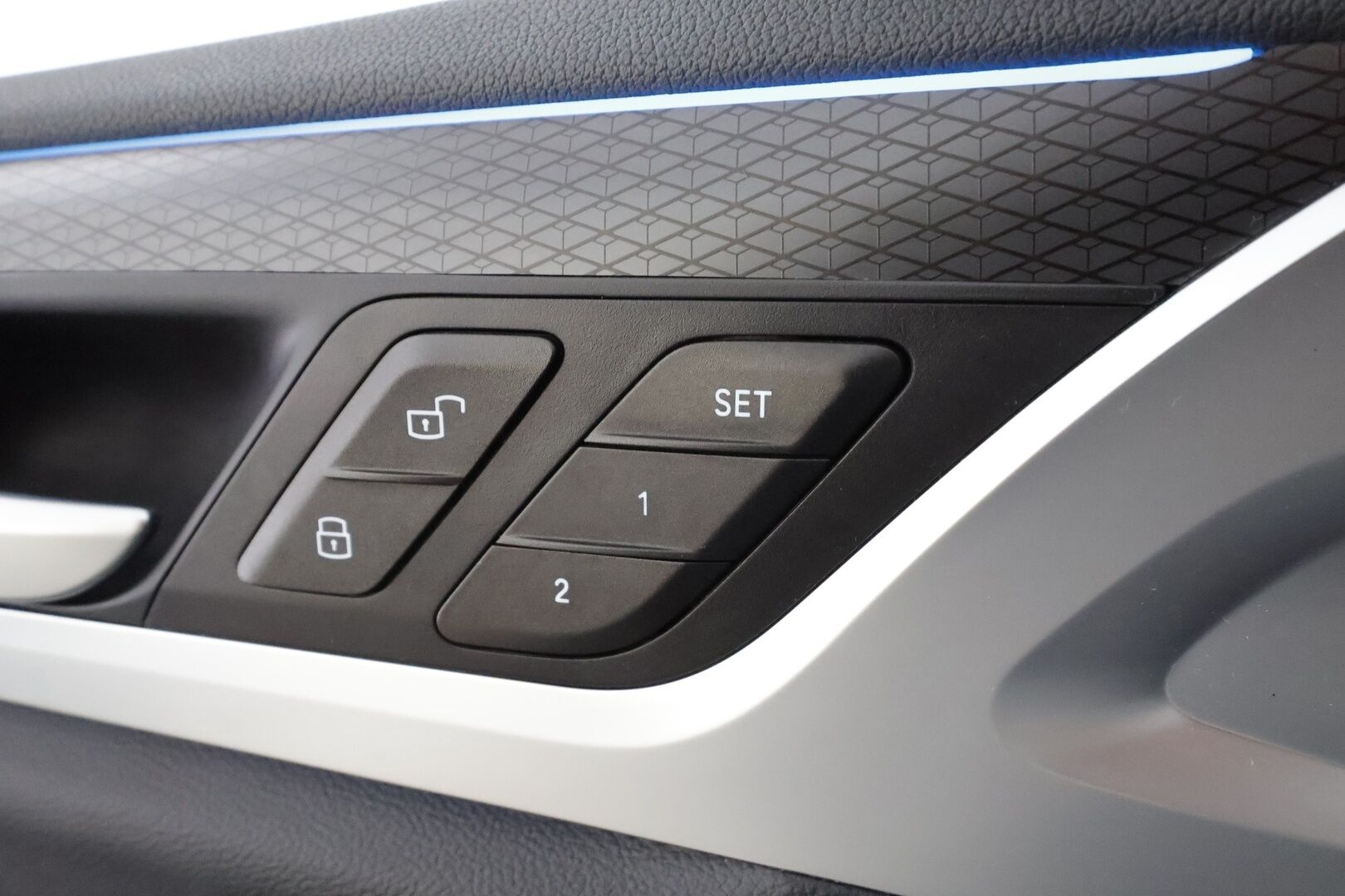 BMW iX3 2022 G08 M Sport Charged * ACC / Panorama / P.kamera / Adapt.LED / Muistipenkki / Koukku / Navi / Comfort Access * - Merkkihuollettu / Akku kuntotarkastettu SoH 97,2%