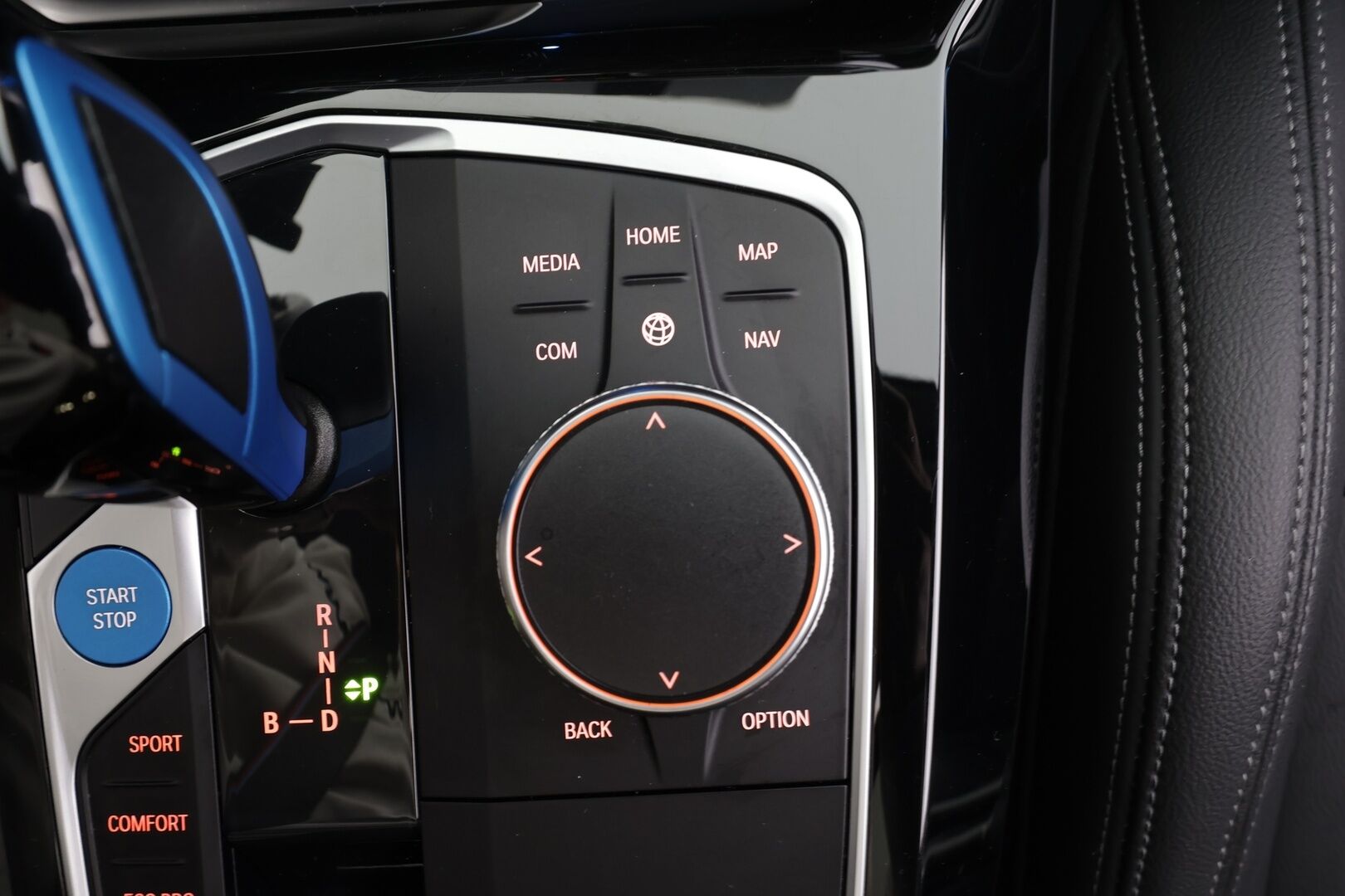 BMW iX3 2022 G08 M Sport Charged * ACC / Panorama / P.kamera / Adapt.LED / Muistipenkki / Koukku / Navi / Comfort Access * - Merkkihuollettu / Akku kuntotarkastettu SoH 97,2%