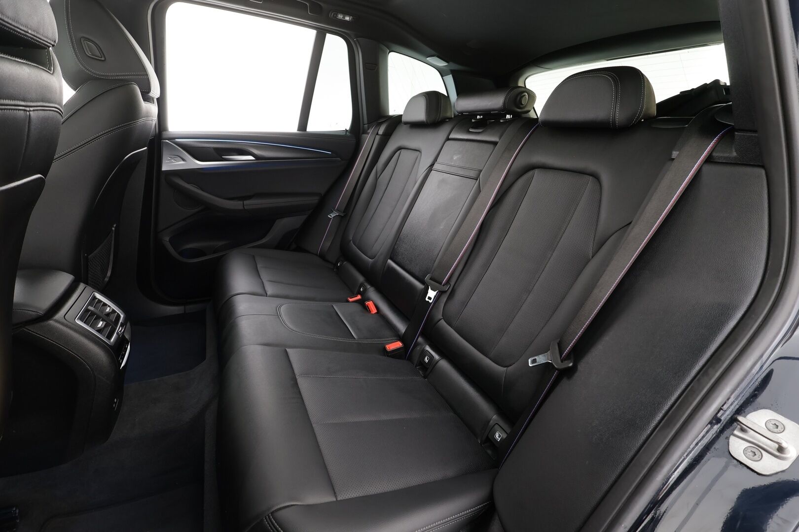 BMW iX3 2022 G08 M Sport Charged * ACC / Panorama / P.kamera / Adapt.LED / Muistipenkki / Koukku / Navi / Comfort Access * - Merkkihuollettu / Akku kuntotarkastettu SoH 97,2%