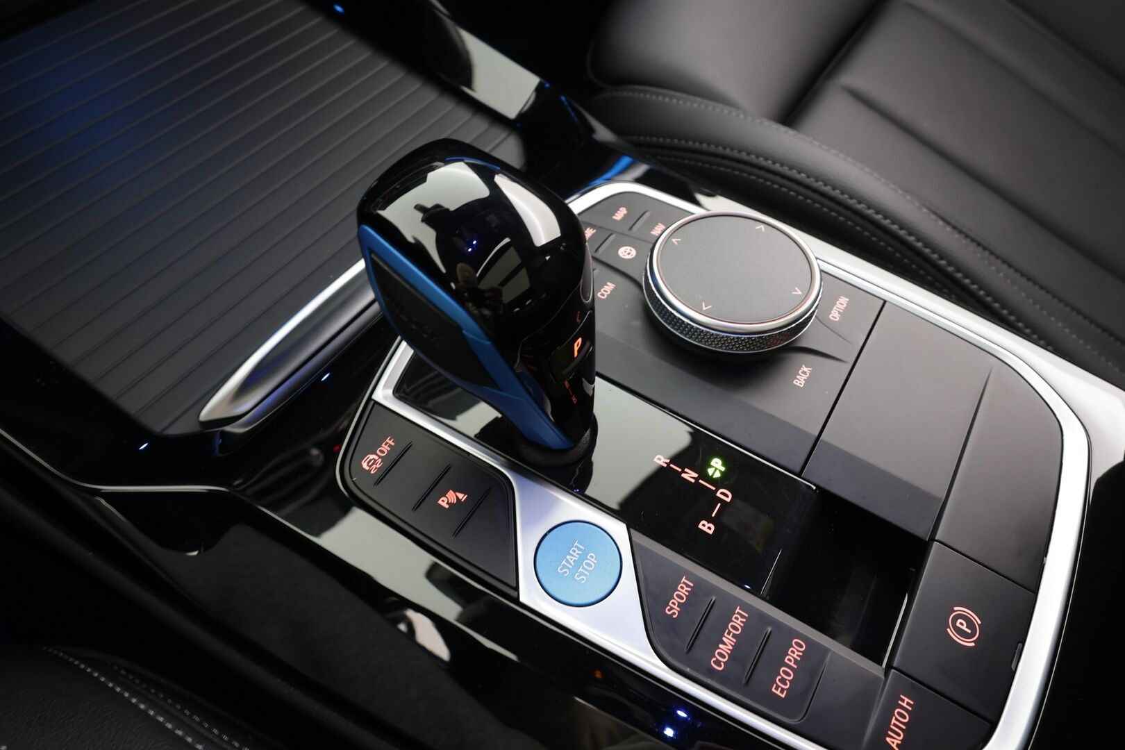 BMW iX3 2022 G08 M Sport Charged * ACC / Panorama / P.kamera / Adapt.LED / Muistipenkki / Koukku / Navi / Comfort Access * - Merkkihuollettu / Akku kuntotarkastettu SoH 97,2%