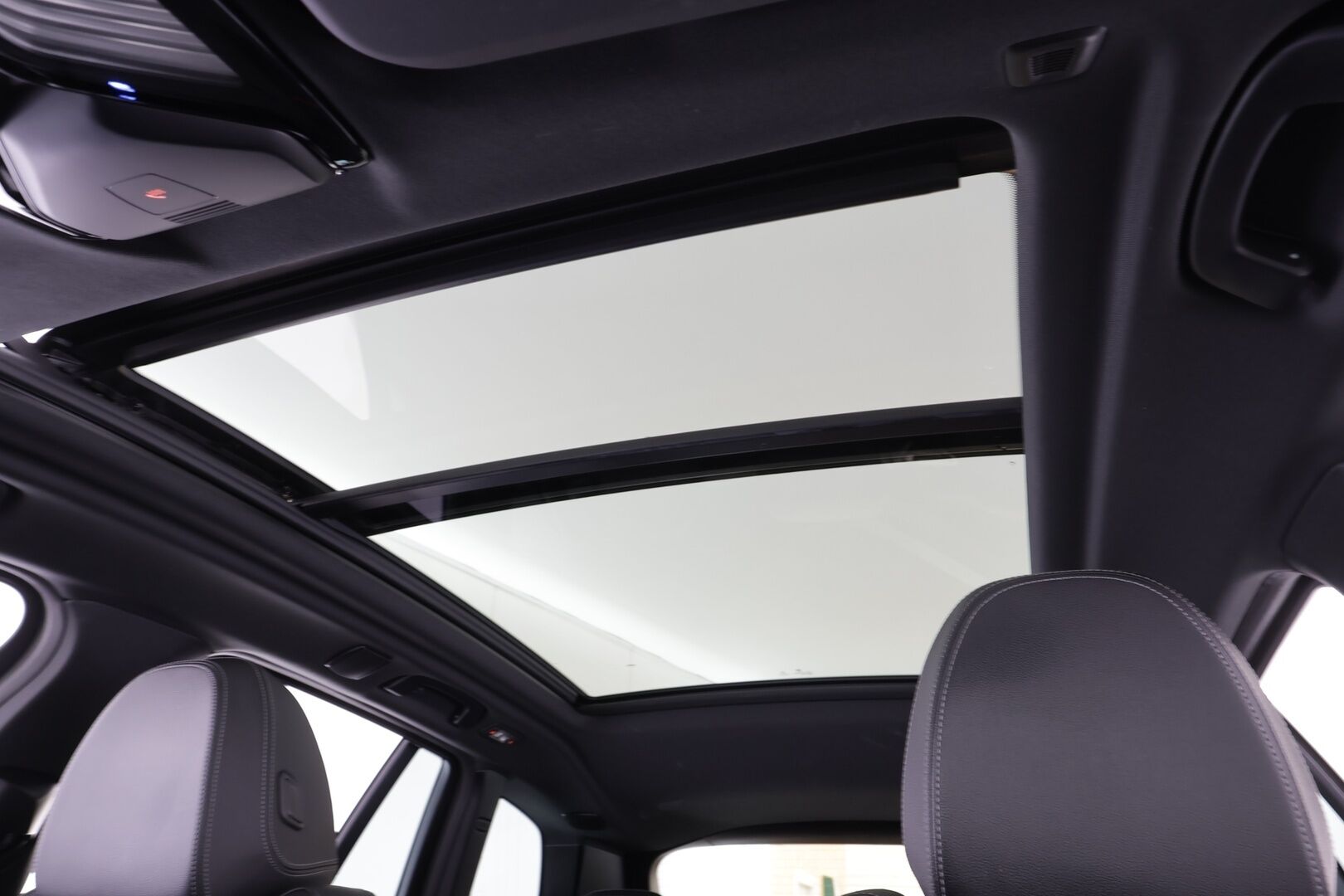 BMW iX3 2022 G08 M Sport Charged * ACC / Panorama / P.kamera / Adapt.LED / Muistipenkki / Koukku / Navi / Comfort Access * - Merkkihuollettu / Akku kuntotarkastettu SoH 97,2%