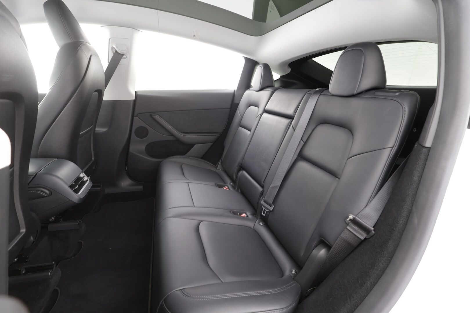 Tesla Model Y 2022 Long Range Dual motor AWD - | ACC | Koukku | ILP | Ryzen | Matrix | Lasikatto | Premium audio | P.kamera | Akuston esilämmitys | 2x renkaat aluin |