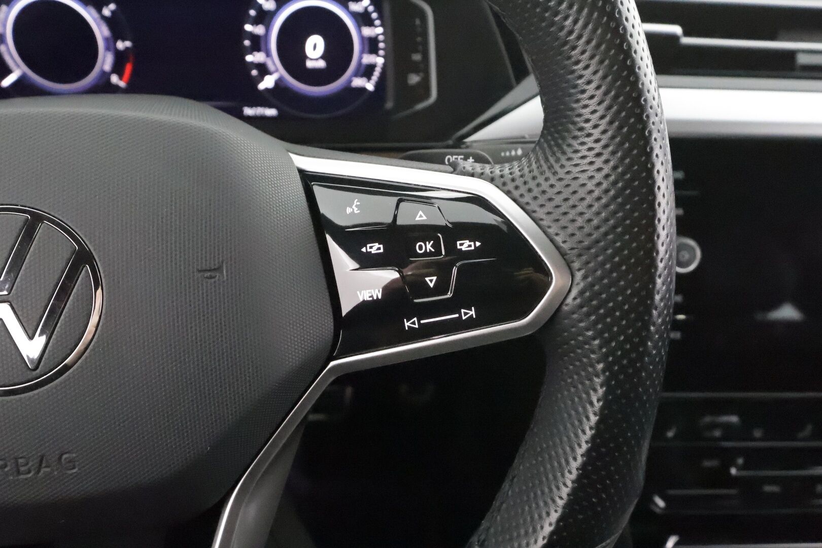 Volkswagen Arteon 2022 Shooting Brake R-Line eHybrid 160 kW DSG * ACC / Webasto / LED / Koukku / Navi / Keyless * - P.Kamera / Kahdet renkaat aluvanteilla