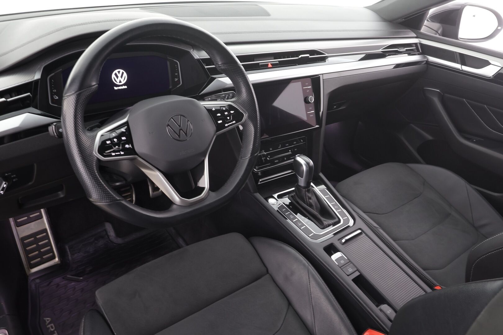 Volkswagen Arteon 2022 Shooting Brake R-Line eHybrid 160 kW DSG *ACC / LED / Koukku / Keyless* - Webasto / Navi / P.Kamera / Kahdet renkaat aluvanteilla - HULLUT AVAJAISHULINAT KORKOTARJOUS 3,29 %
