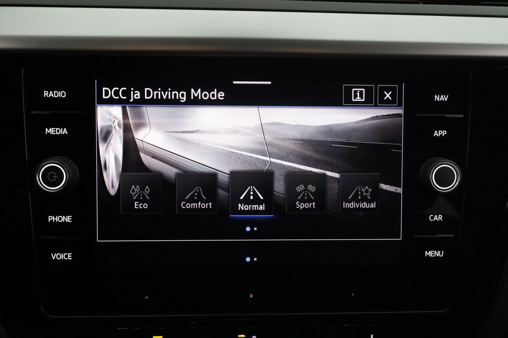 Volkswagen Arteon 2022 Shooting Brake R-Line eHybrid 160 kW DSG * ACC / Webasto / LED / Koukku / Navi / Keyless * - P.Kamera / Kahdet renkaat aluvanteilla