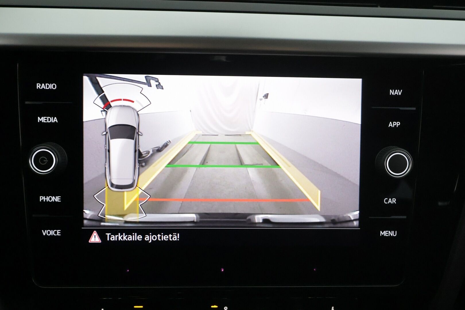 Volkswagen Arteon 2022 Shooting Brake R-Line eHybrid 160 kW DSG * ACC / Webasto / LED / Koukku / Navi / Keyless * - P.Kamera / Kahdet renkaat aluvanteilla