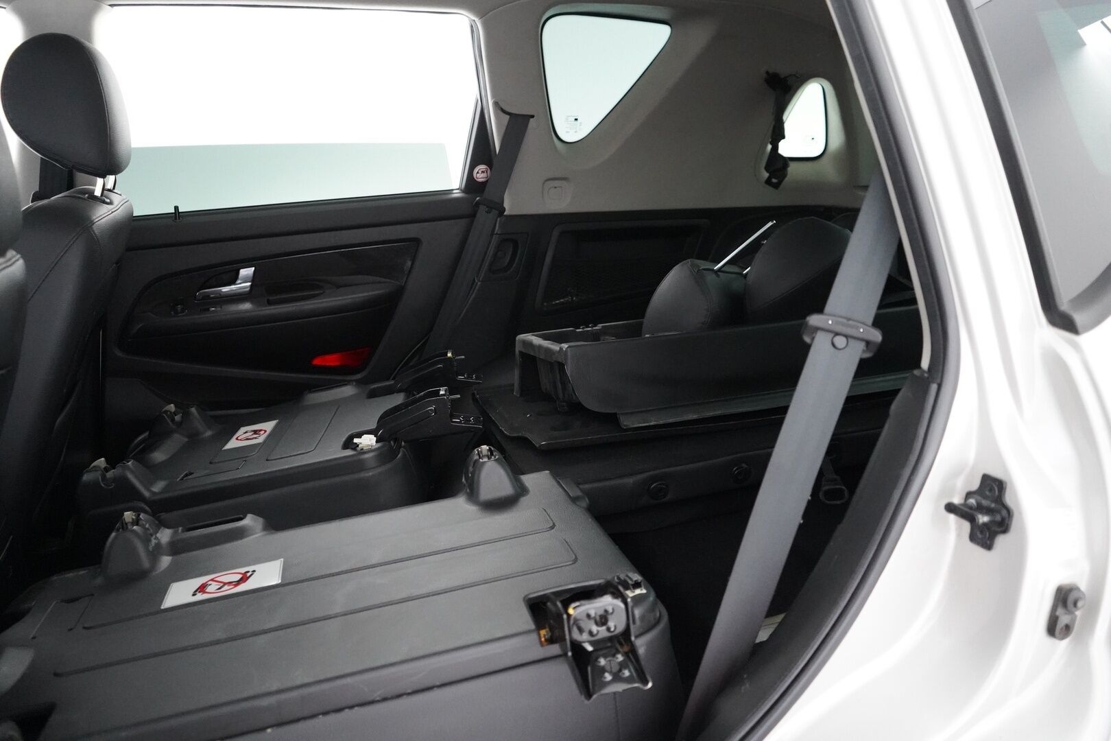 Ssangyong Rexton 2016 D20 AWD 5AT QUARTZ LIMITED - | Vakkari | Kuskinpenkki sähkö+muisti | Kattoikkuna | Pakettiautoksi rekisteröity | 2x Renkaat | Seuraava katsastus 10/26 | 