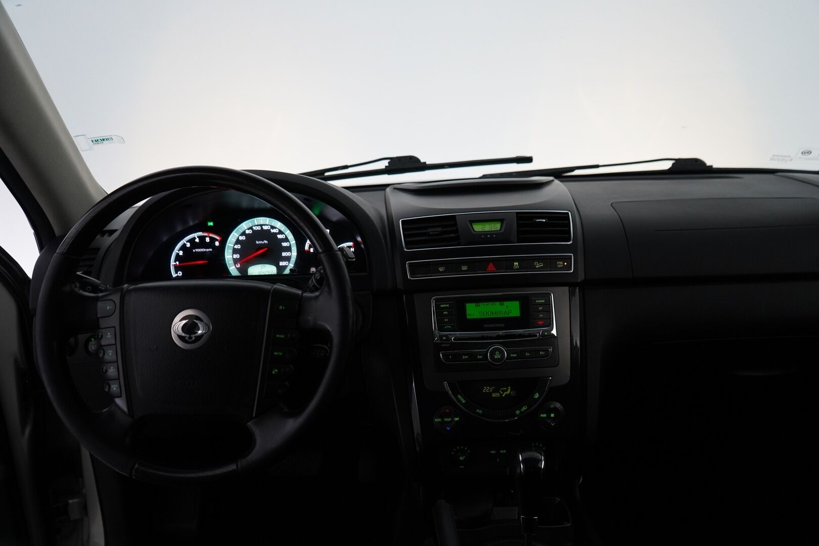 Ssangyong Rexton 2016 D20 AWD 5AT QUARTZ LIMITED - | Vakkari | Kuskinpenkki sähkö+muisti | Kattoikkuna | Pakettiautoksi rekisteröity | 2x Renkaat | Seuraava katsastus 10/26 | 