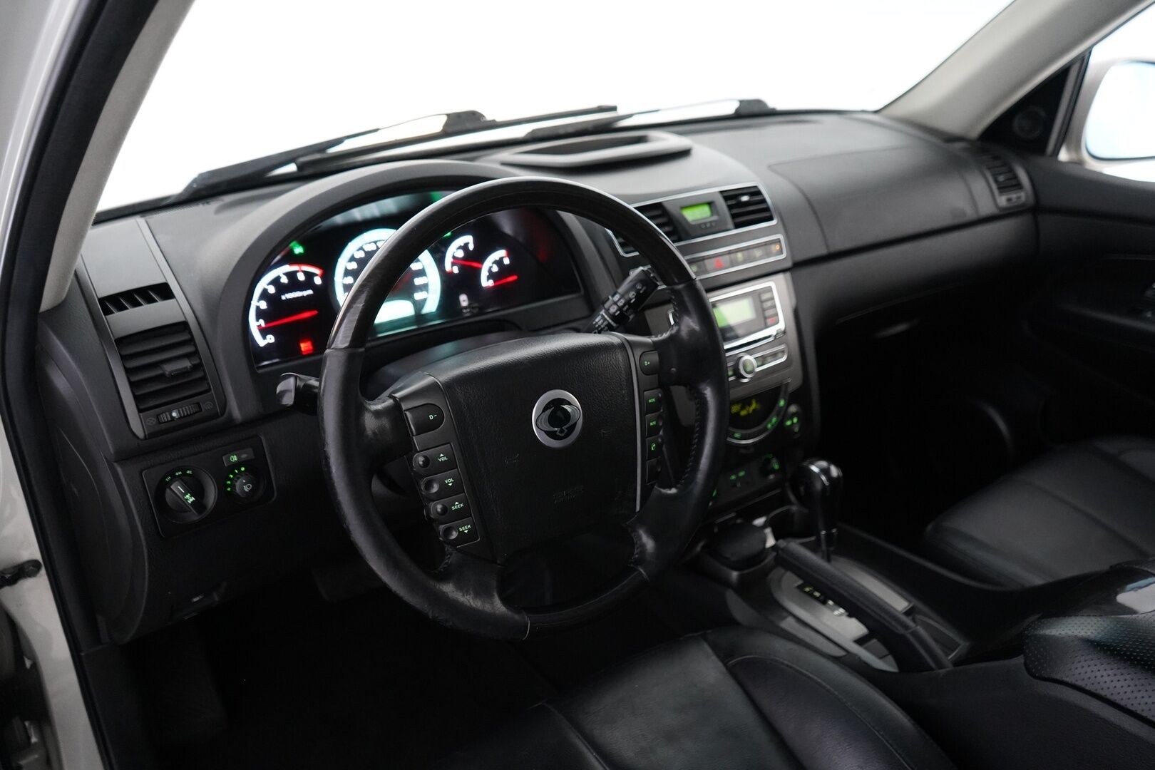 Ssangyong Rexton 2016 D20 AWD 5AT QUARTZ LIMITED - | Vakkari | Kuskinpenkki sähkö+muisti | Kattoikkuna | Pakettiautoksi rekisteröity | 2x Renkaat | Seuraava katsastus 10/26 | 