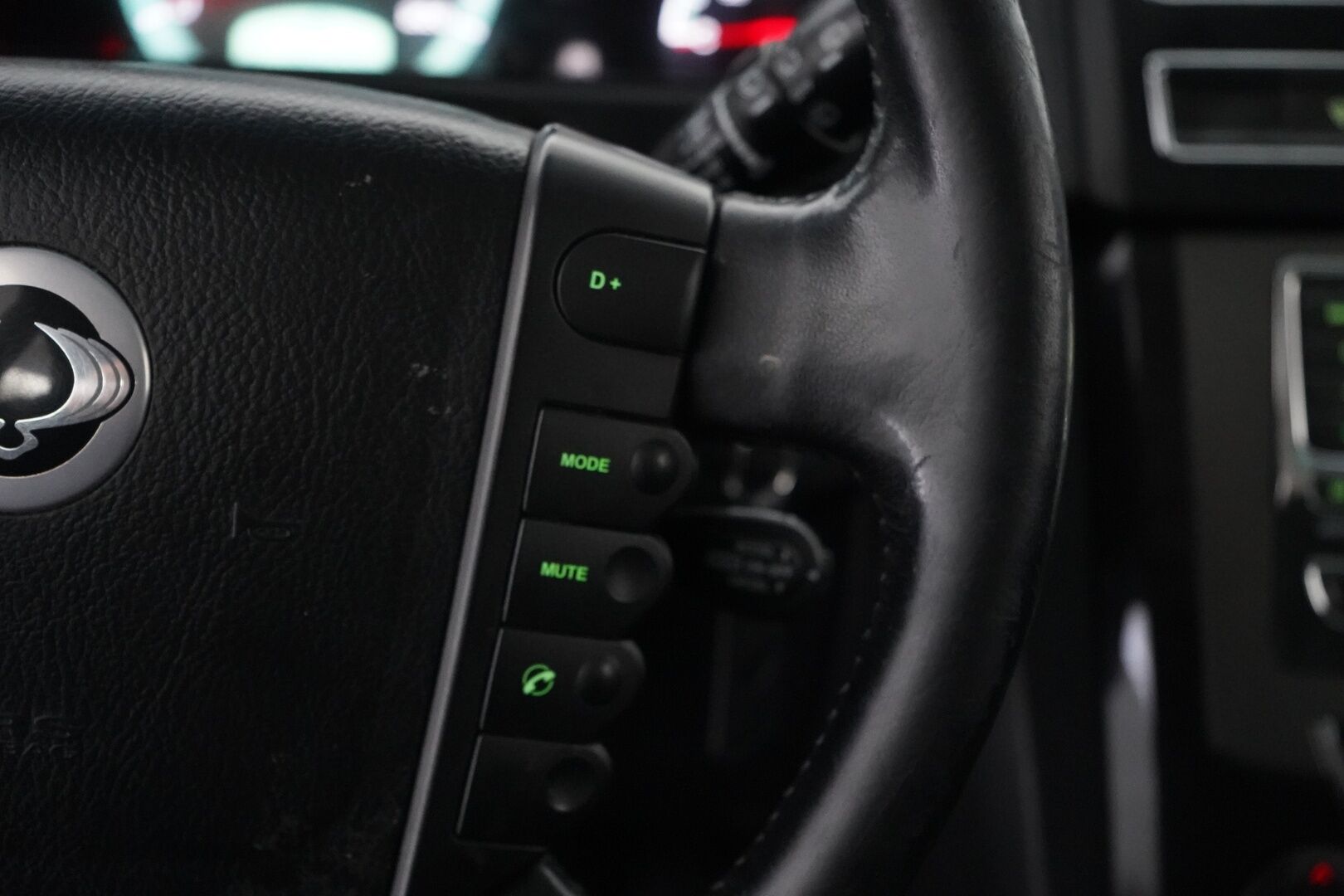 Ssangyong Rexton 2015 SSANGYONG REXTON *Vakkari / Kuskinpenkki sähkö+muisti / Kattoikkuna* - Pakettiautoksi rekisteröity / 2x Renkaat / Seuraava katsastus 10/26 - HULLUT AVAJAISHULINAT KORKOTARJOUS 3,29 %