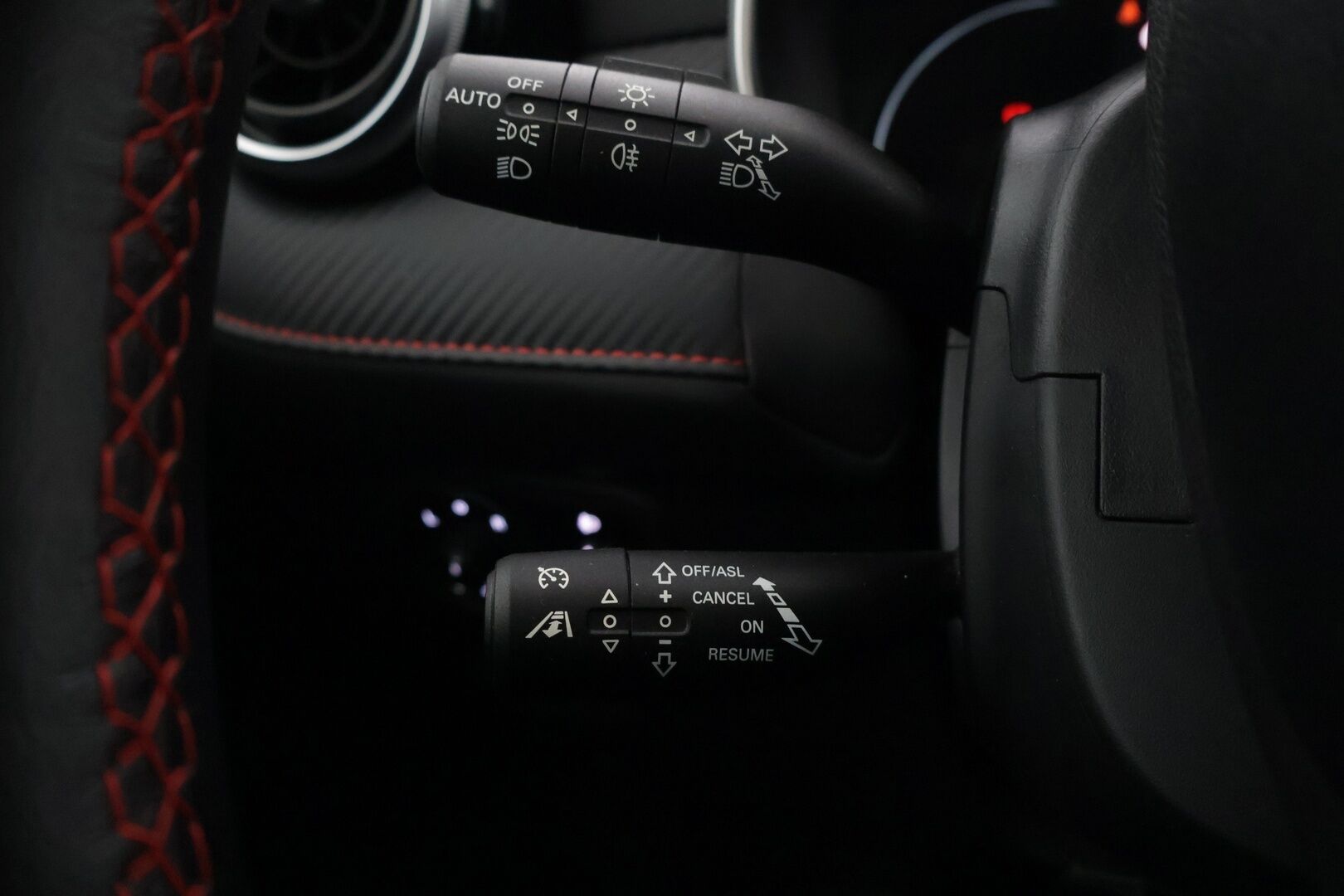 MG ZS 2023 Luxory 70 kWh *Panorama / ACC / 360 kamera / Nahat* - *2x Renkaat ja vanteet / Suomi-auto / SoH 97%!* - HULLUT JOULUT KORKOTARJOUS 2,49% 