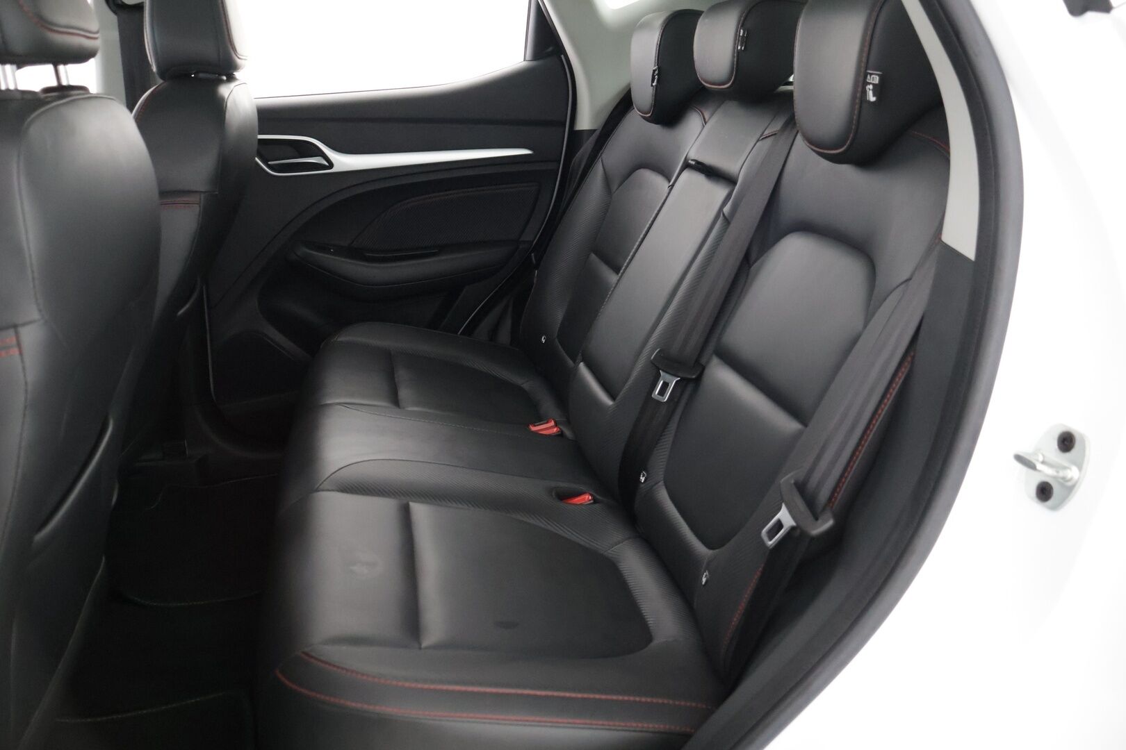 MG ZS 2023 Luxory 70 kWh *Panorama / ACC / 360 kamera / Nahat* - *2x Renkaat ja vanteet / Suomi-auto / SoH 97%!* - HULLUT JOULUT KORKOTARJOUS 2,49% 