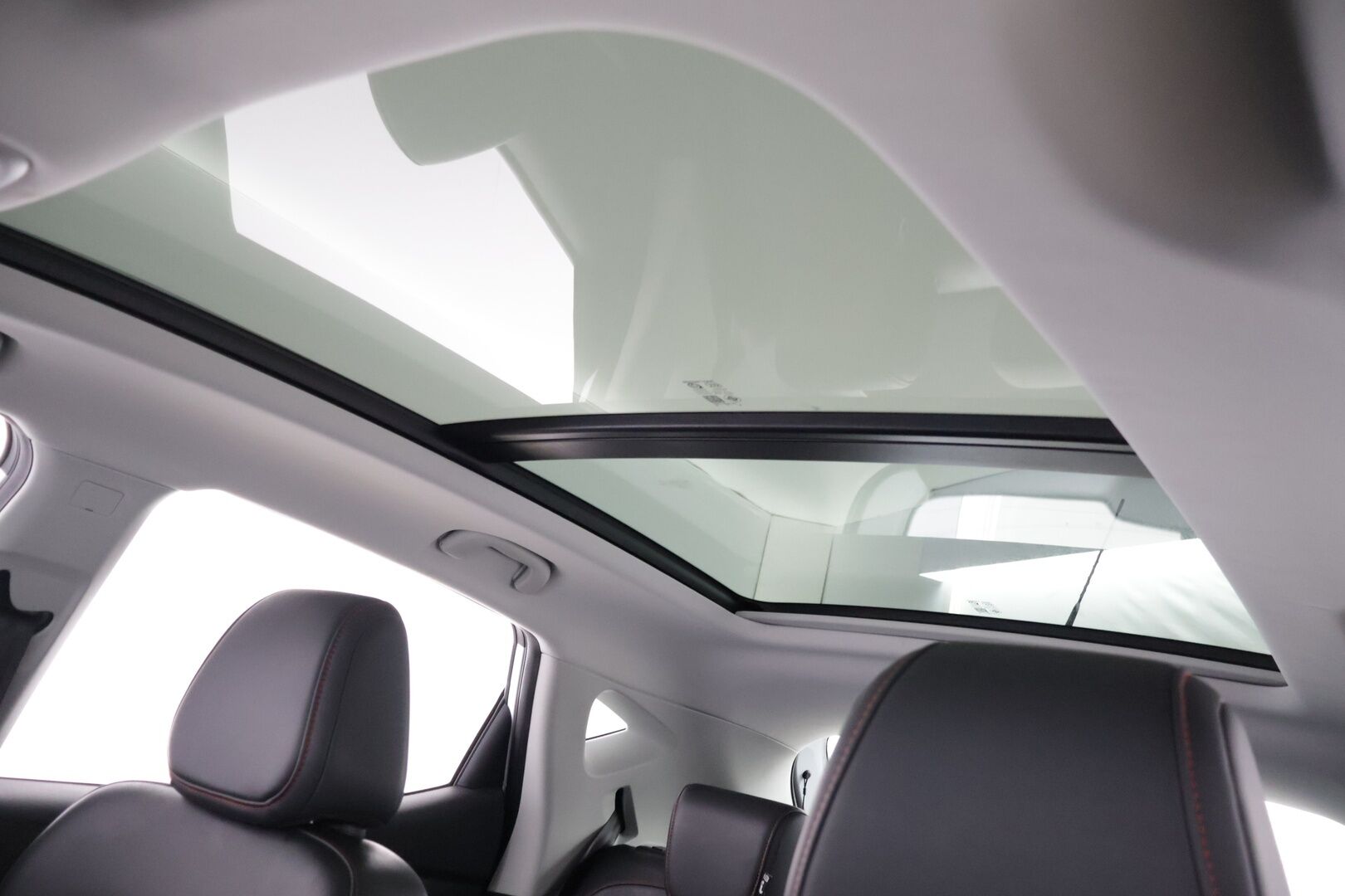 MG ZS 2023 Luxory 70 kWh *Panorama / ACC / 360 kamera / Nahat* - *2x Renkaat ja vanteet / Suomi-auto / SoH 97%!* - HULLUT JOULUT KORKOTARJOUS 2,49% 