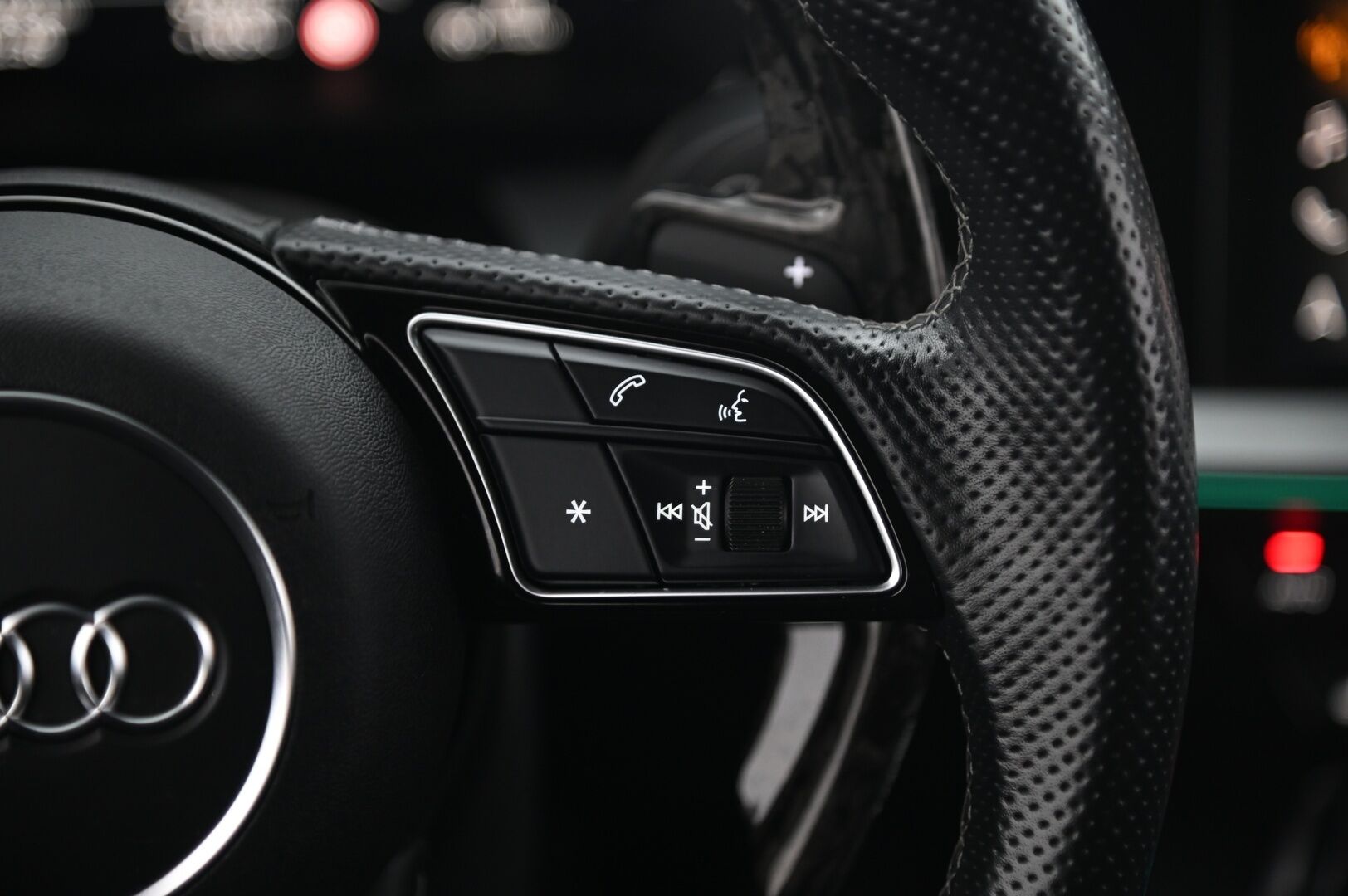 Audi A3 2021 Sportback Business S line 40 TFSI e 150kW S tronic / ACC / Muistipenkki / Digimittaristo / BLIS / P-kamera / - *S-Line / RS-Penkit / ACC / Digimittaristo / Audi Pre Sense / Navi / LED / Kuskinpenkki muistilla /