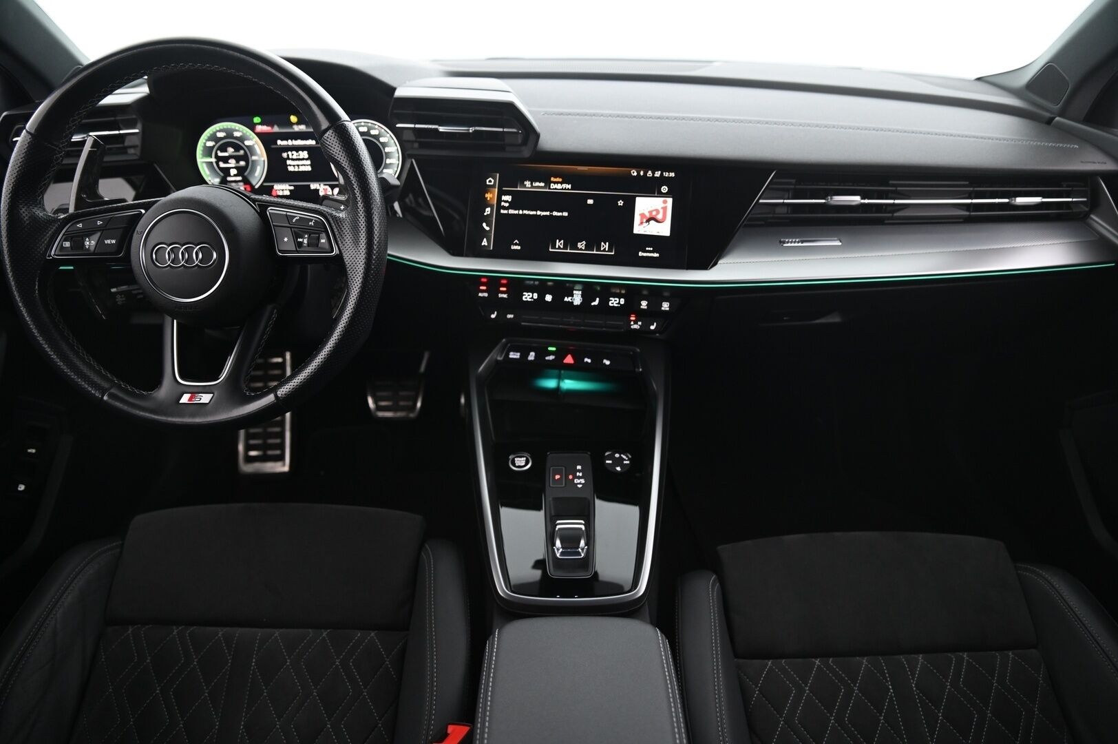 Audi A3 2021 Sportback Business S line 40 TFSI e 150kW S tronic / ACC / Muistipenkki / Digimittaristo / BLIS / P-kamera / - *S-Line / RS-Penkit / ACC / Digimittaristo / Audi Pre Sense / Navi / LED / Kuskinpenkki muistilla /