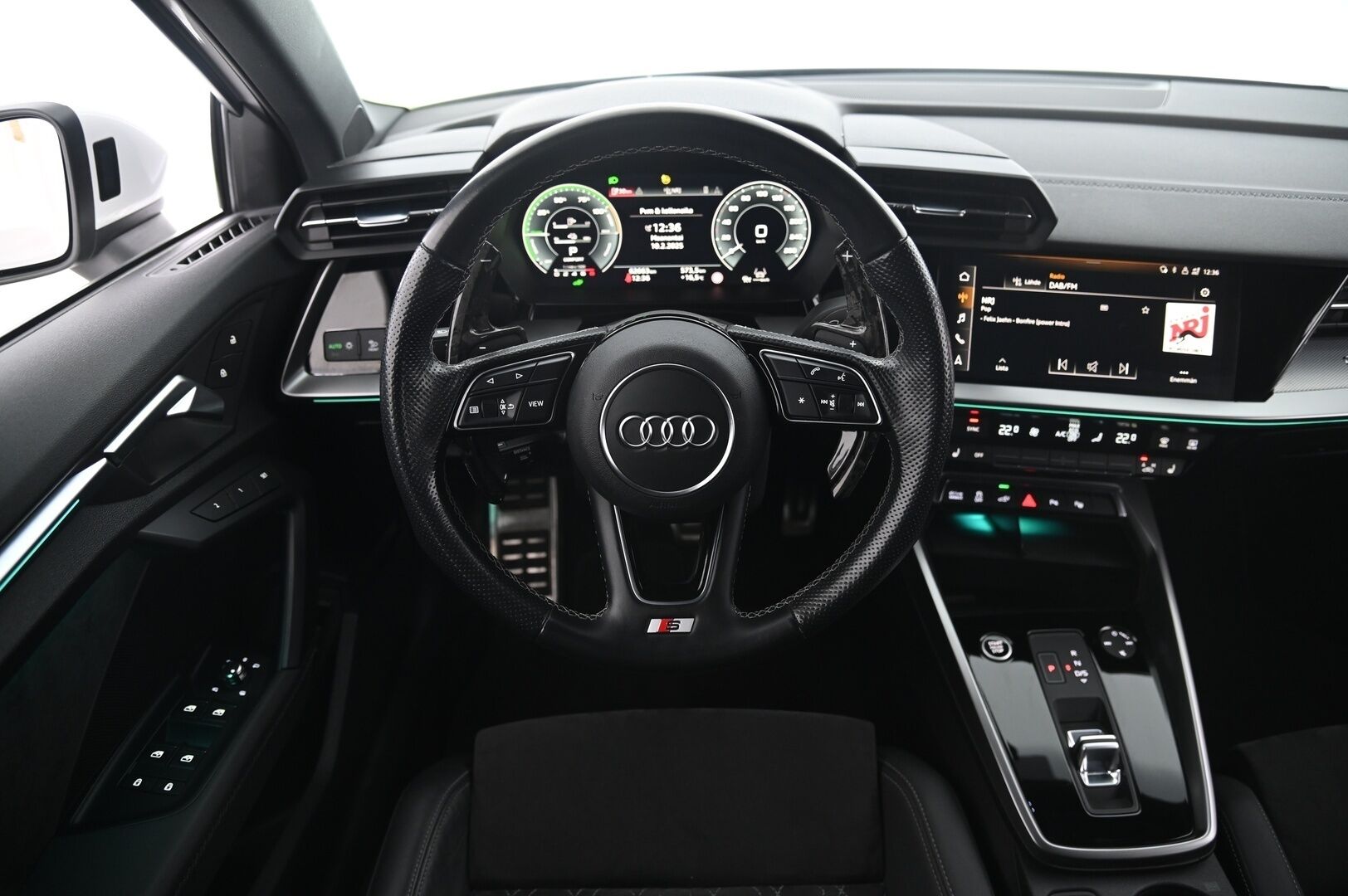 Audi A3 2021 Sportback Business S line 40 TFSI e 150kW S tronic / ACC / Muistipenkki / Digimittaristo / BLIS / P-kamera / - *S-Line / RS-Penkit / ACC / Digimittaristo / Audi Pre Sense / Navi / LED / Kuskinpenkki muistilla /