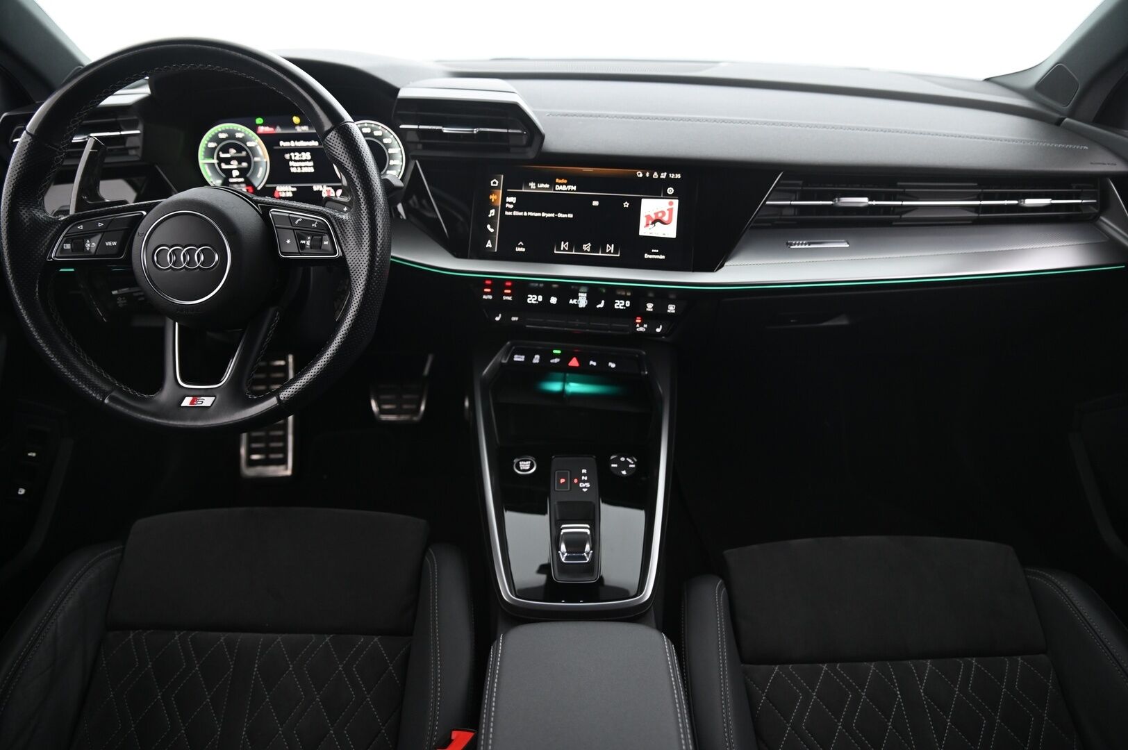 Audi A3 2021 Sportback Business S line 40 TFSI e 150kW S tronic / ACC / Muistipenkki / Digimittaristo / BLIS / P-kamera / - *S-Line / RS-Penkit / ACC / Digimittaristo / Audi Pre Sense / Navi / LED / Kuskinpenkki muistilla /