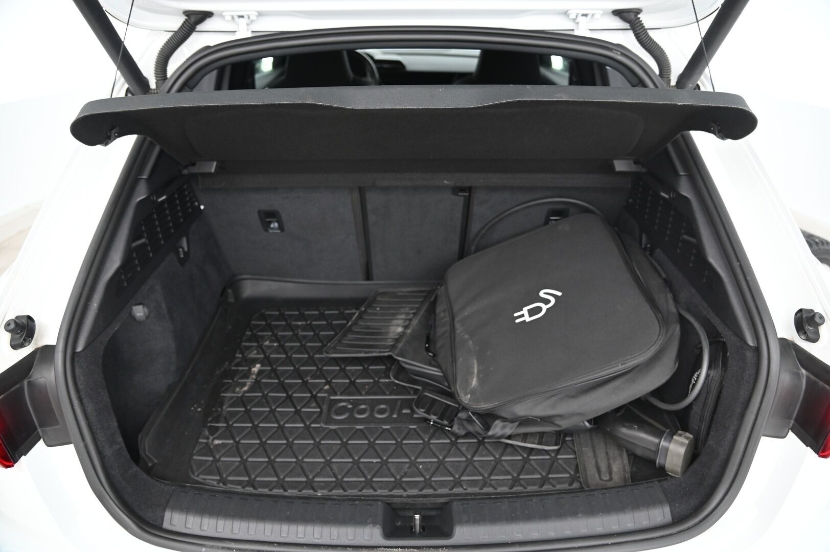 Audi A3 2021 Sportback Business S line 40 TFSI e 150kW S tronic / ACC / Muistipenkki / Digimittaristo / BLIS / P-kamera / - *S-Line / RS-Penkit / ACC / Digimittaristo / Audi Pre Sense / Navi / LED / Kuskinpenkki muistilla /