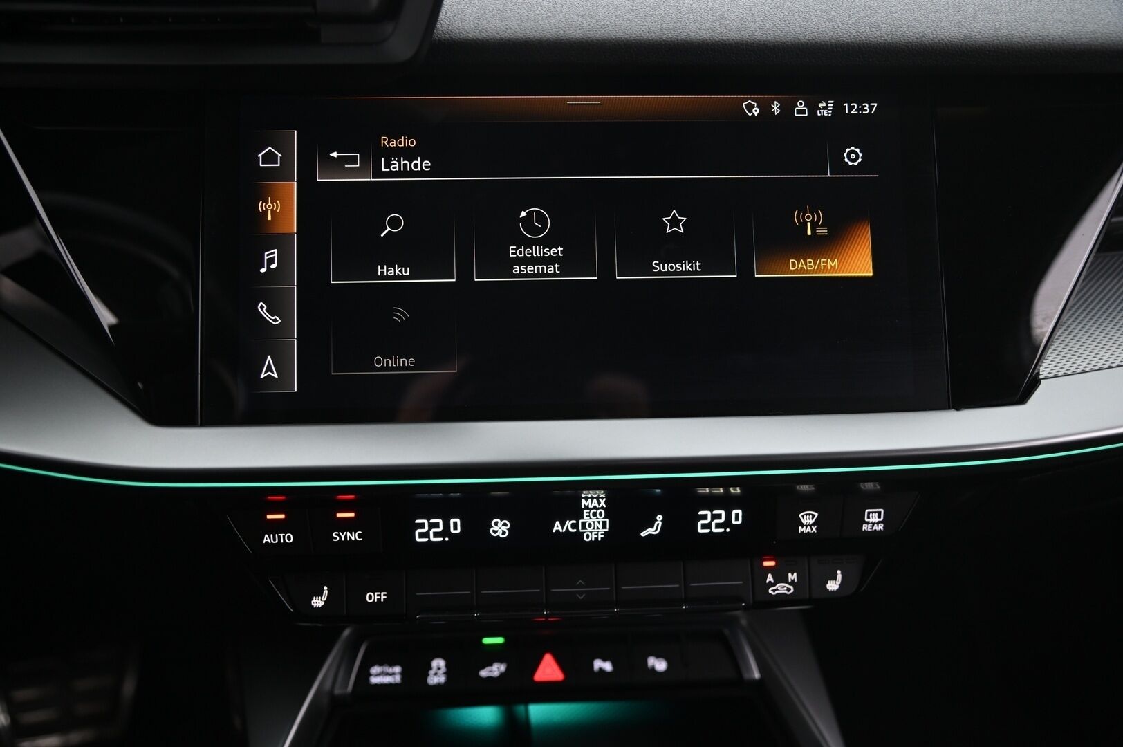 Audi A3 2021 Sportback Business S line 40 TFSI e 150kW S tronic / ACC / Muistipenkki / Digimittaristo / BLIS / P-kamera / - *S-Line / RS-Penkit / ACC / Digimittaristo / Audi Pre Sense / Navi / LED / Kuskinpenkki muistilla /