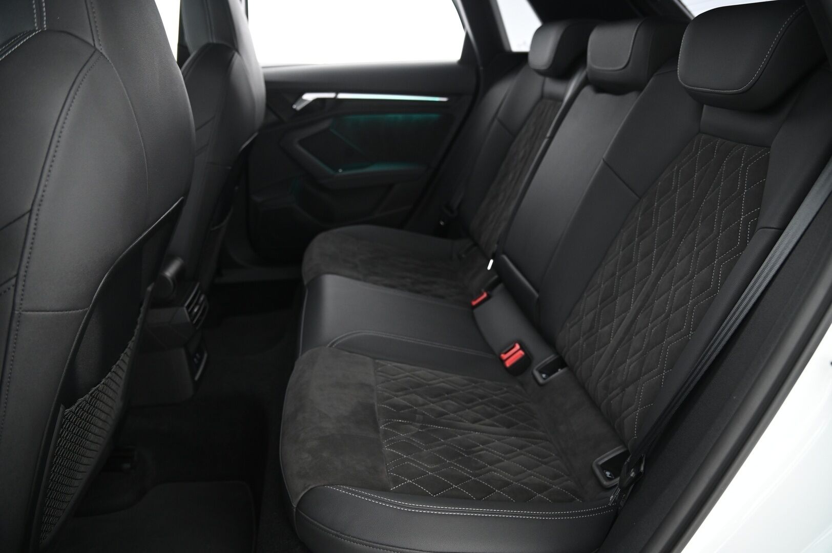 Audi A3 2021 Sportback Business S line 40 TFSI e 150kW S tronic / ACC / Muistipenkki / Digimittaristo / BLIS / P-kamera / - *S-Line / RS-Penkit / ACC / Digimittaristo / Audi Pre Sense / Navi / LED / Kuskinpenkki muistilla /