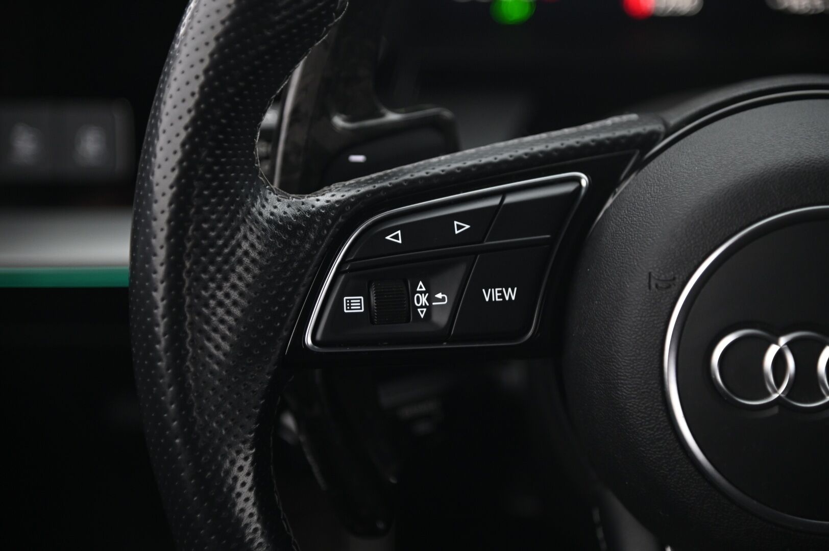 Audi A3 2021 Sportback Business S line 40 TFSI e 150kW S tronic / ACC / Muistipenkki / Digimittaristo / BLIS / P-kamera / - *S-Line / RS-Penkit / ACC / Digimittaristo / Audi Pre Sense / Navi / LED / Kuskinpenkki muistilla /