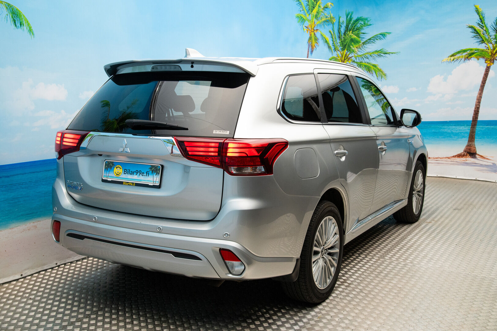 MITSUBISHI OUTLANDER PHEV 2020 Business X MY20 4WD Aut. / 360-Kamera / BLIS / Lane assist / Nahkasisusta / - Kattavat varusteet / Hyvin pidetty / Loistokuntoinen!*