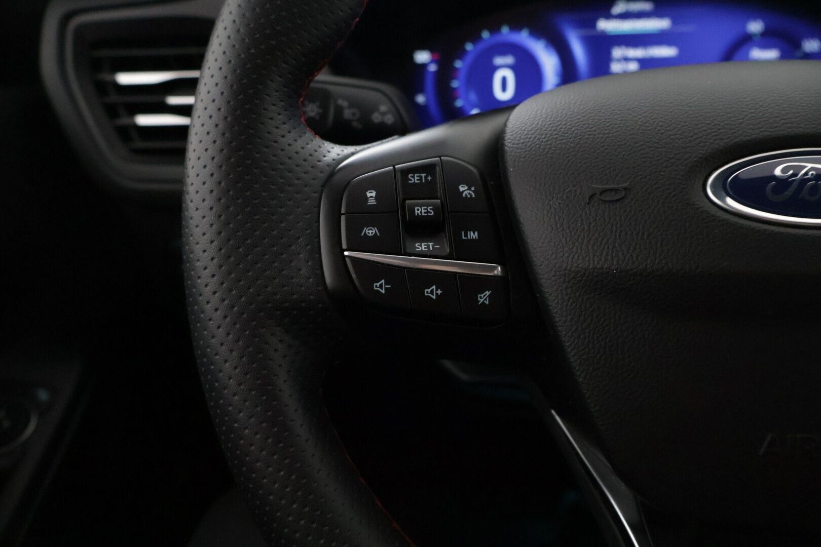 Ford Kuga 2021 FORD KUGAKuga (AF) 4ov 2488cm3 225hv CVT FWD - ACC | ST-Line | Kahdet renkaat | KeyLessGo | P.Kamera
